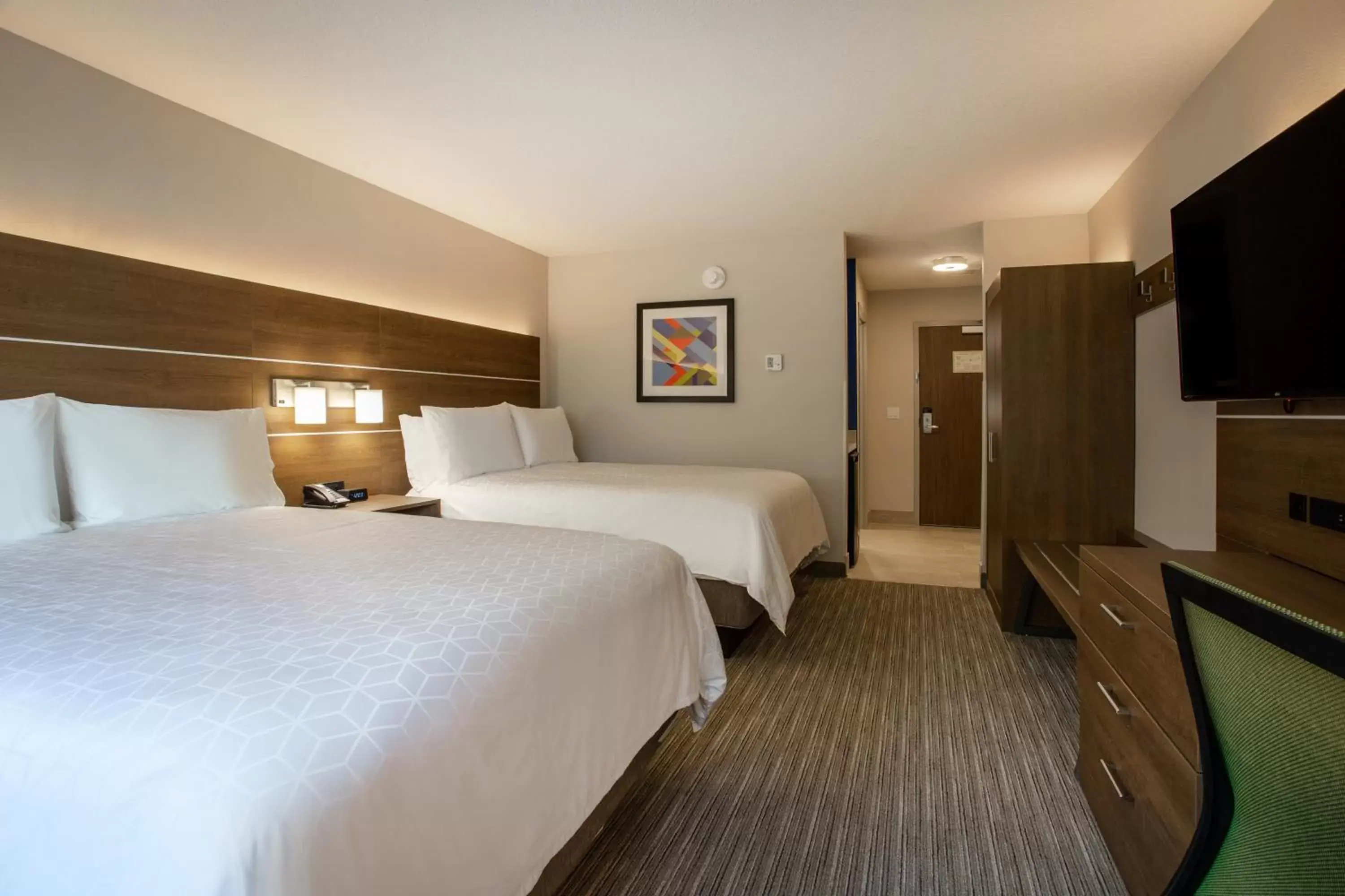 Photo of the whole room, Bed in Holiday Inn Express & Suites - Deland South, an IHG Hotel