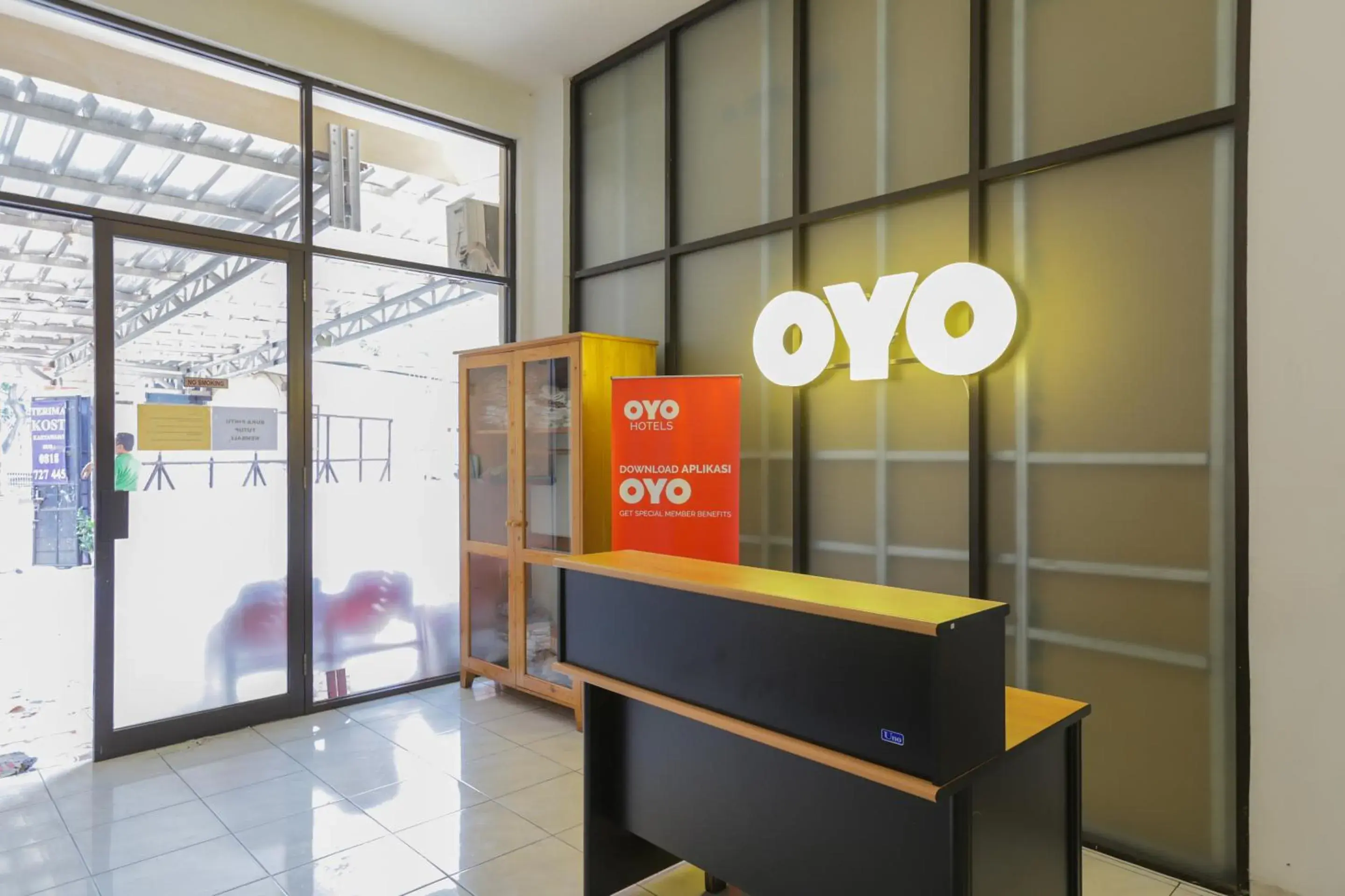 Lobby or reception in OYO 866 Idola Residence