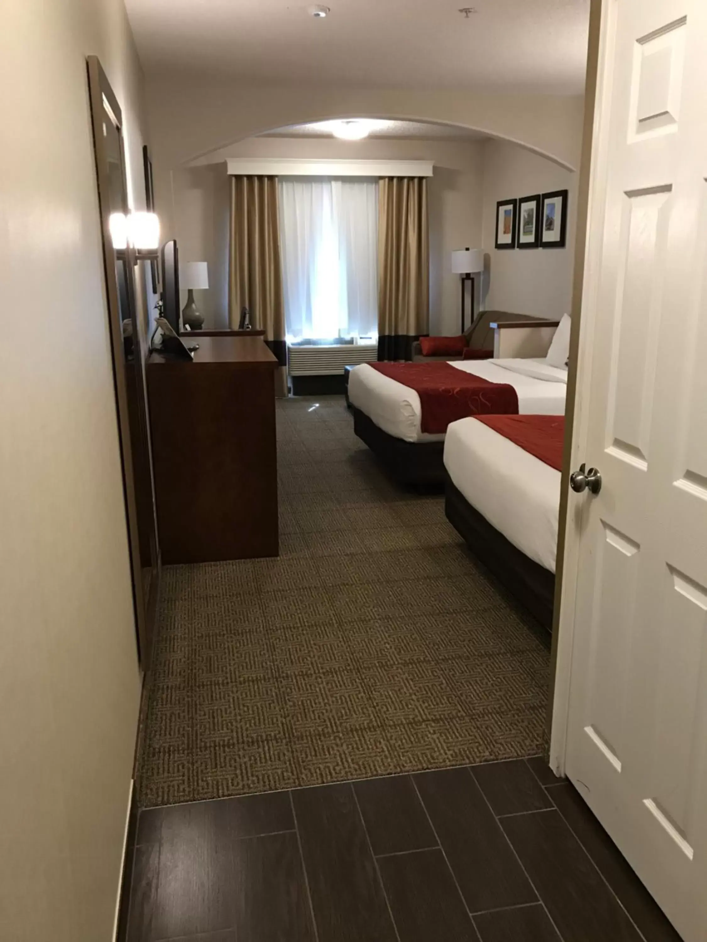 Queen Suite with Two Queen Beds - Non-Smoking in Comfort Suites Near Six Flags Magic Mountain