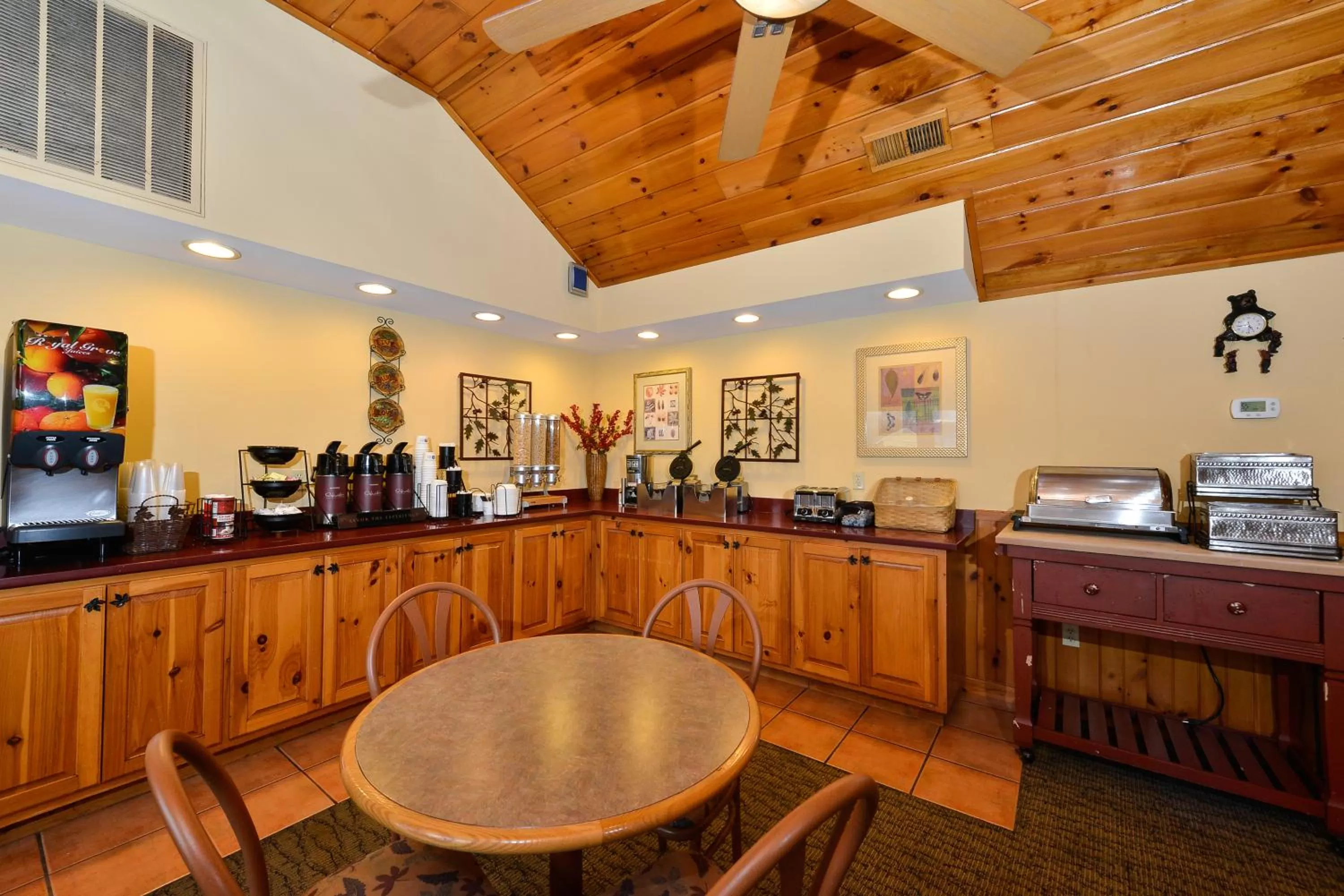 Restaurant/places to eat in Baymont by Wyndham Sevierville Pigeon Forge