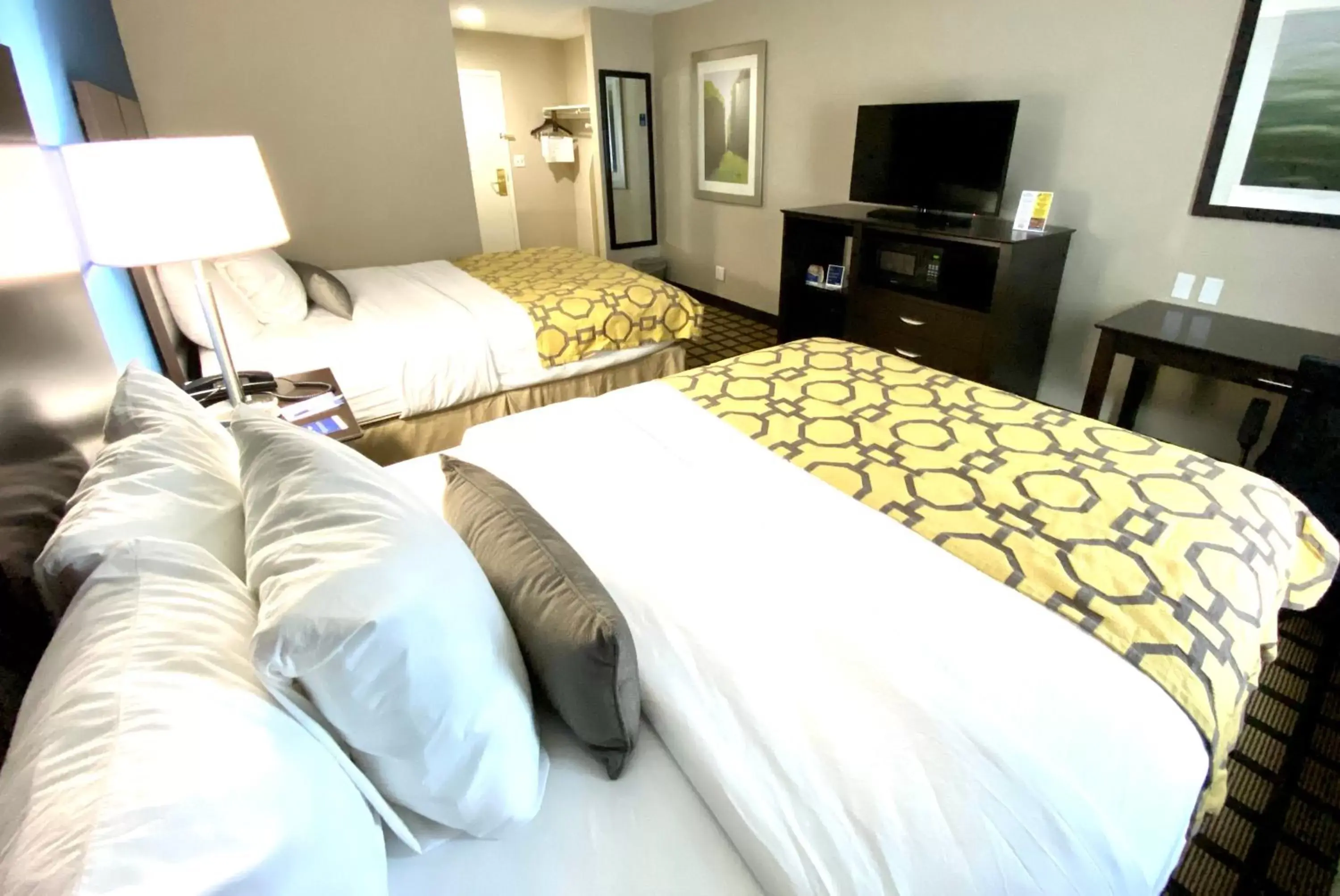 Bed in Baymont by Wyndham Latham Albany Airport