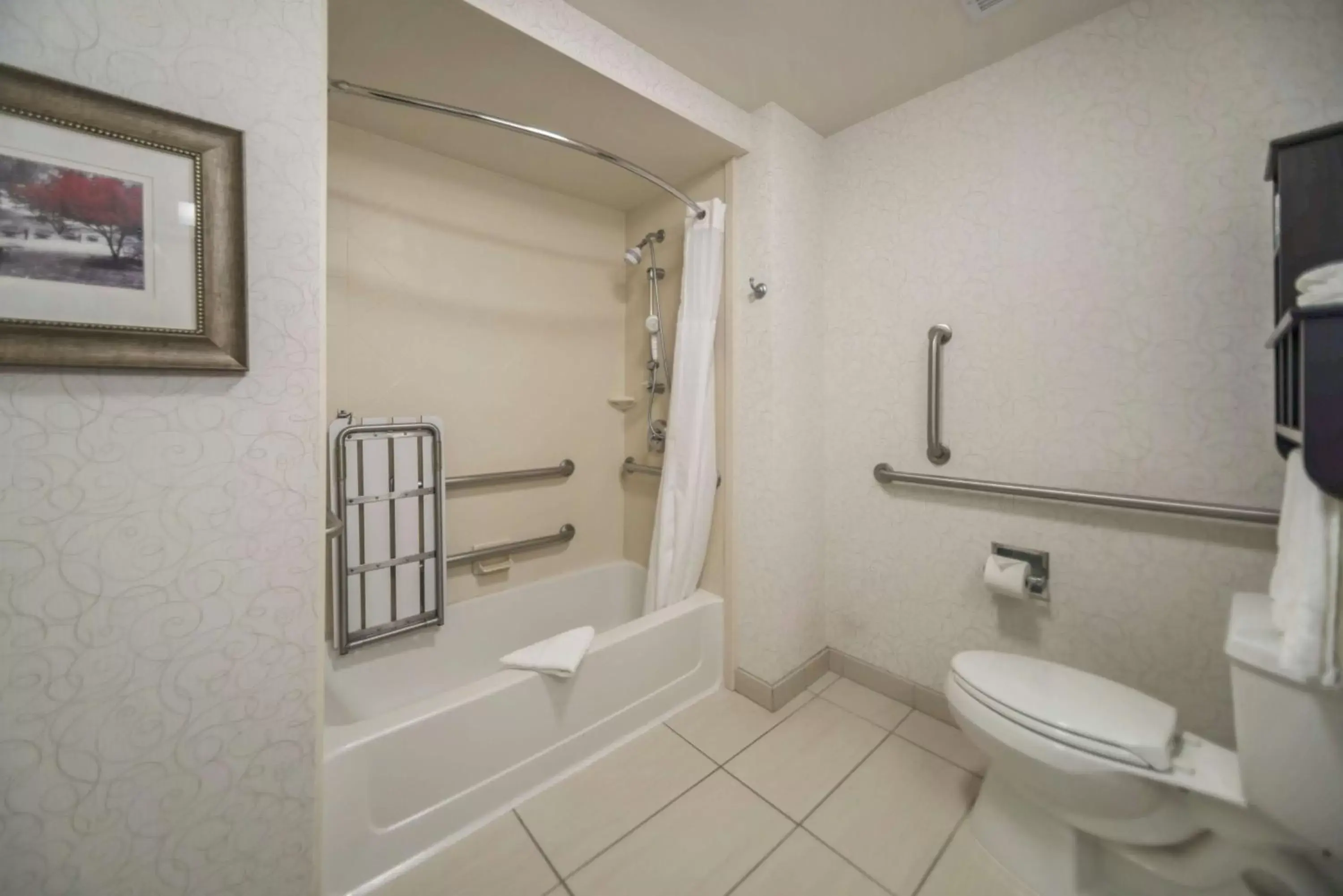 Bathroom in Hampton Inn and Suites Tulsa/Catoosa