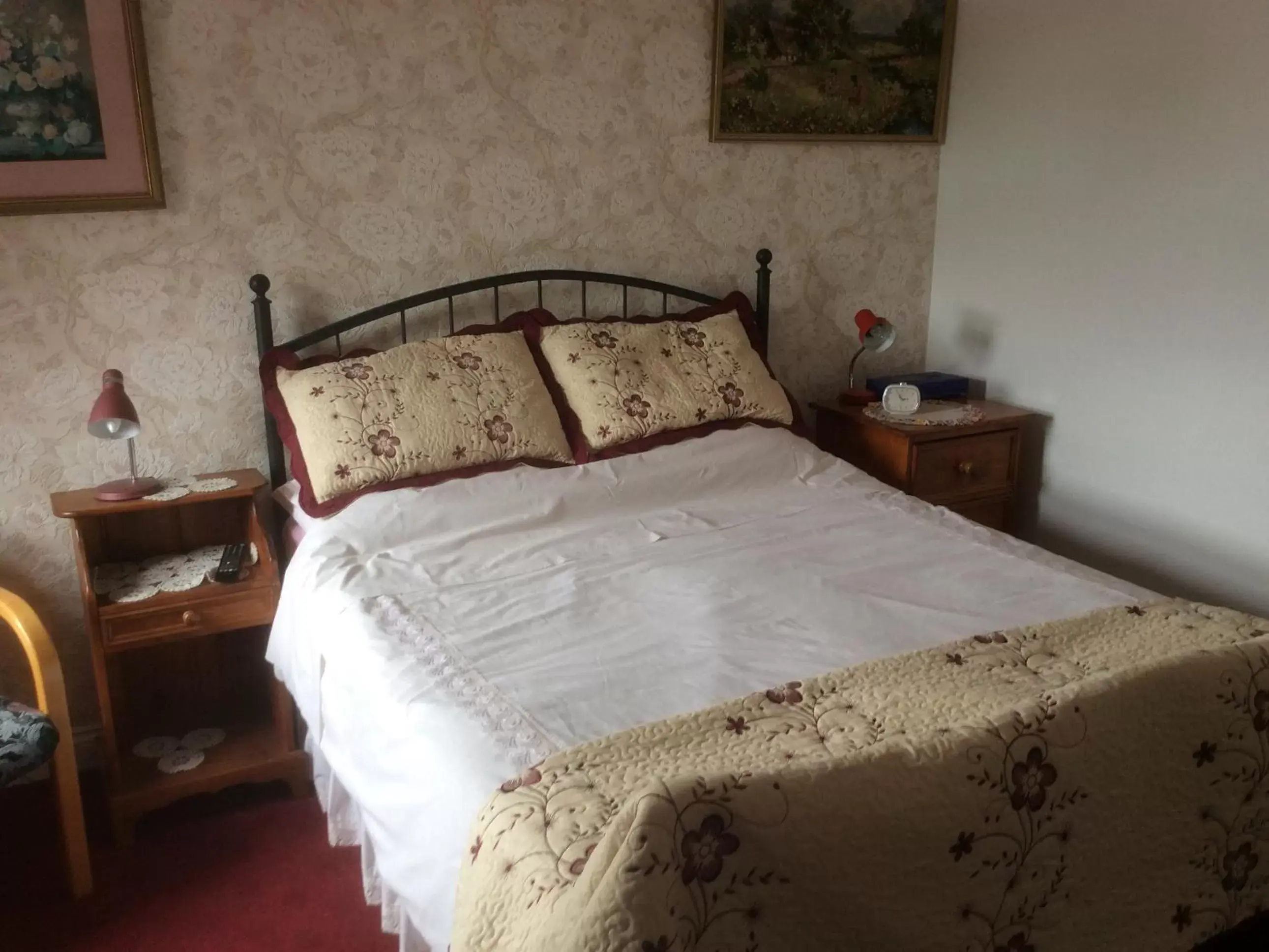 Double Room with Private Bathroom in Laurel Lodge