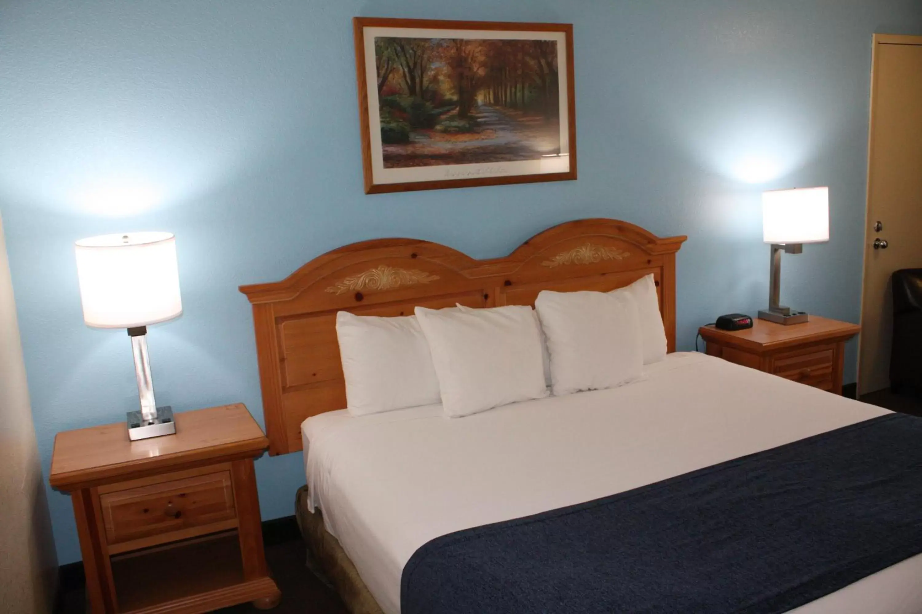 Bedroom, Bed in Baymont by Wyndham Yakima Riverfront