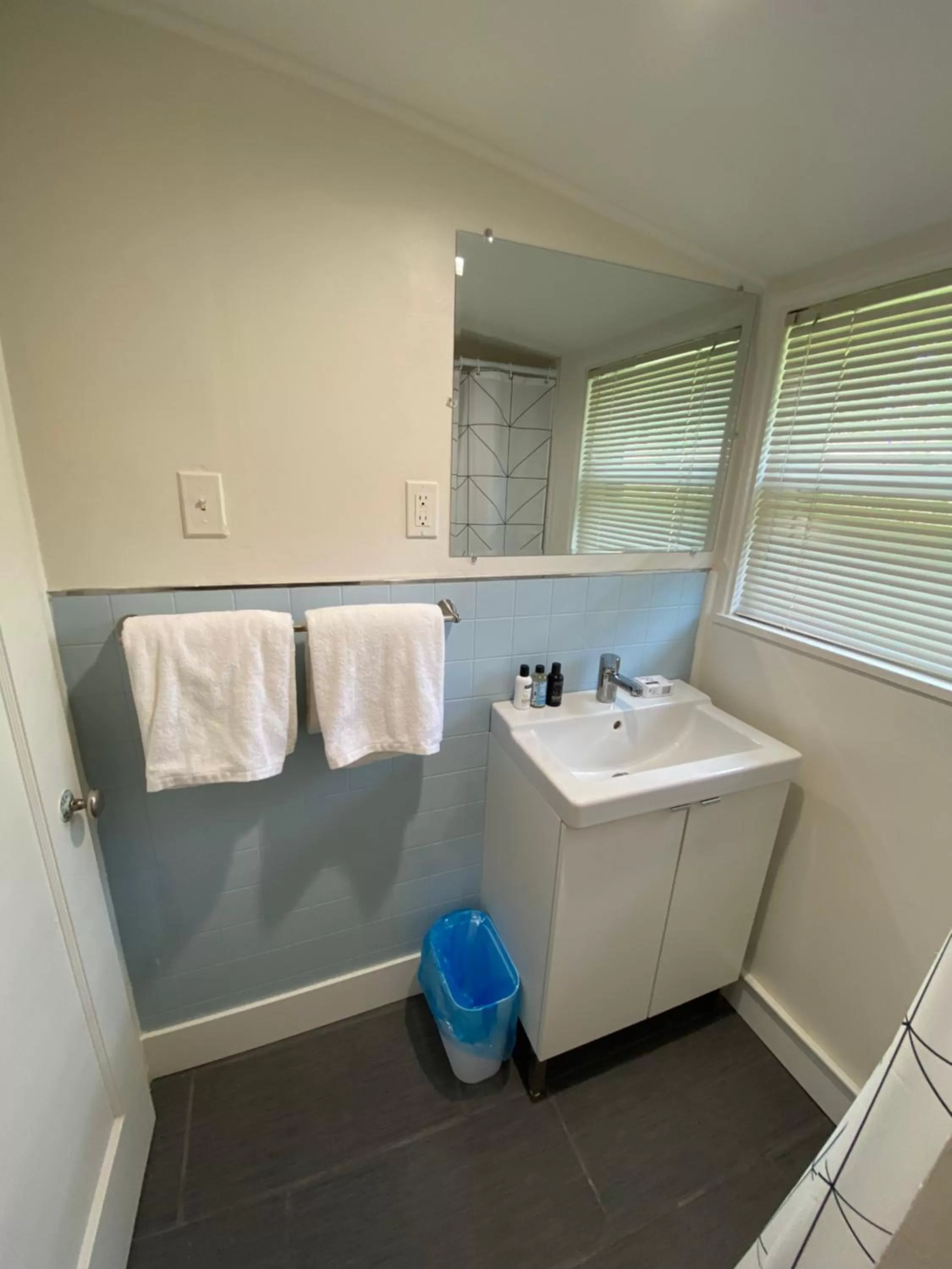 Bathroom in A-Lodge Lyons