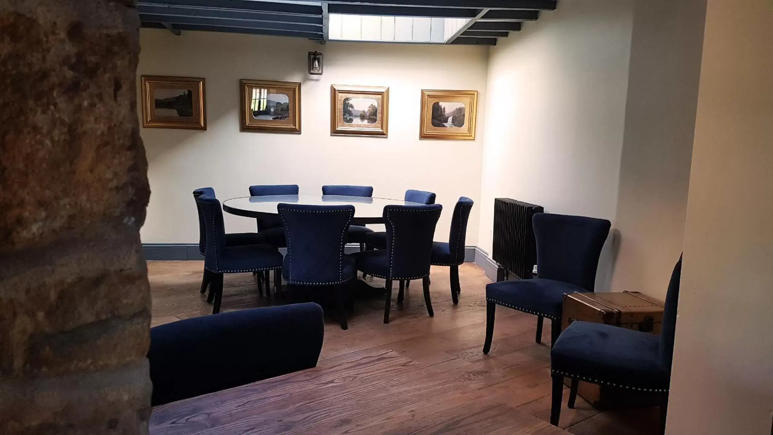 Dining area in The Royal Oak Duddington