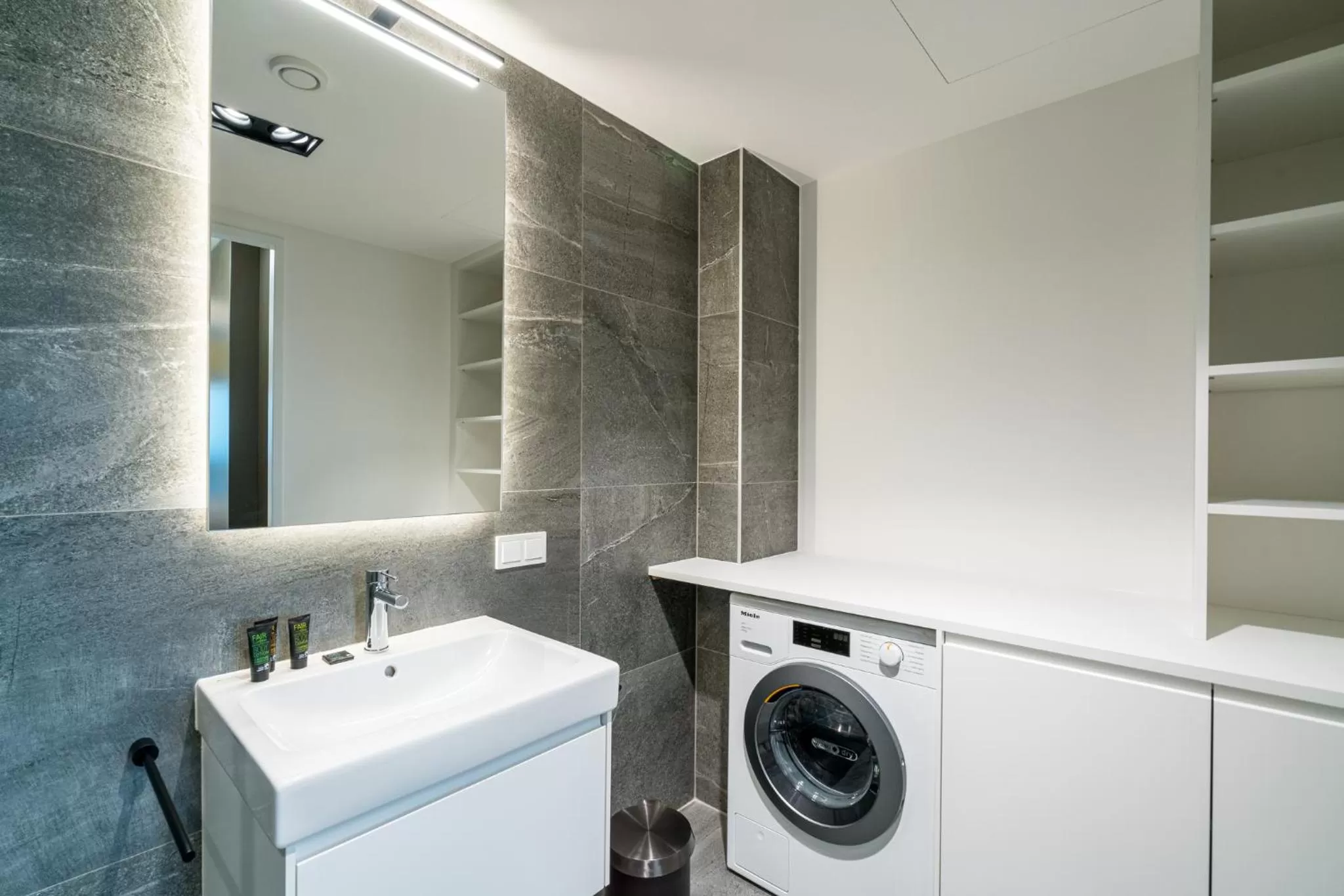 Vienna Residence, Marina Tower - Danube