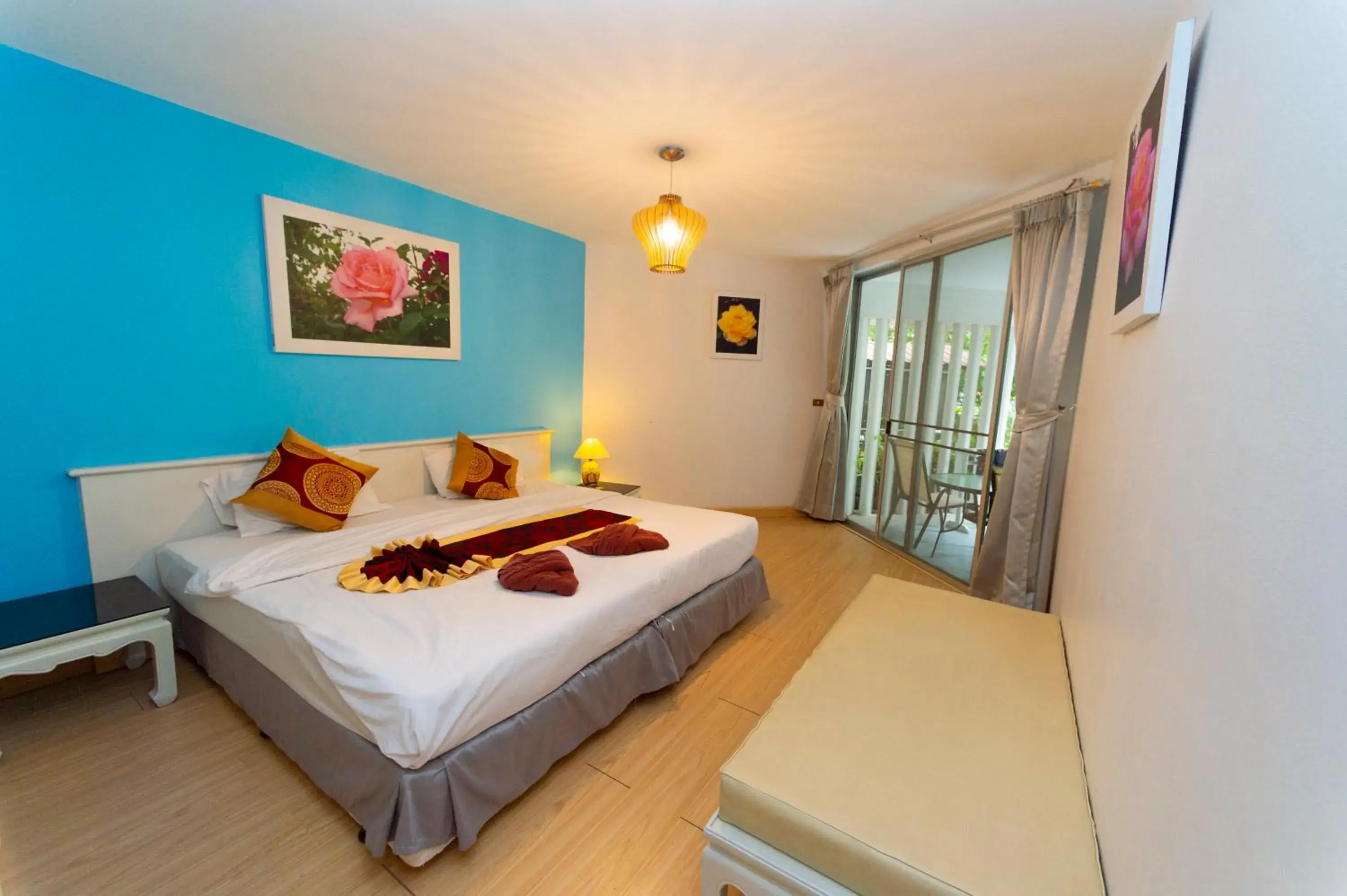 Bathroom, Bed in Villa Navin