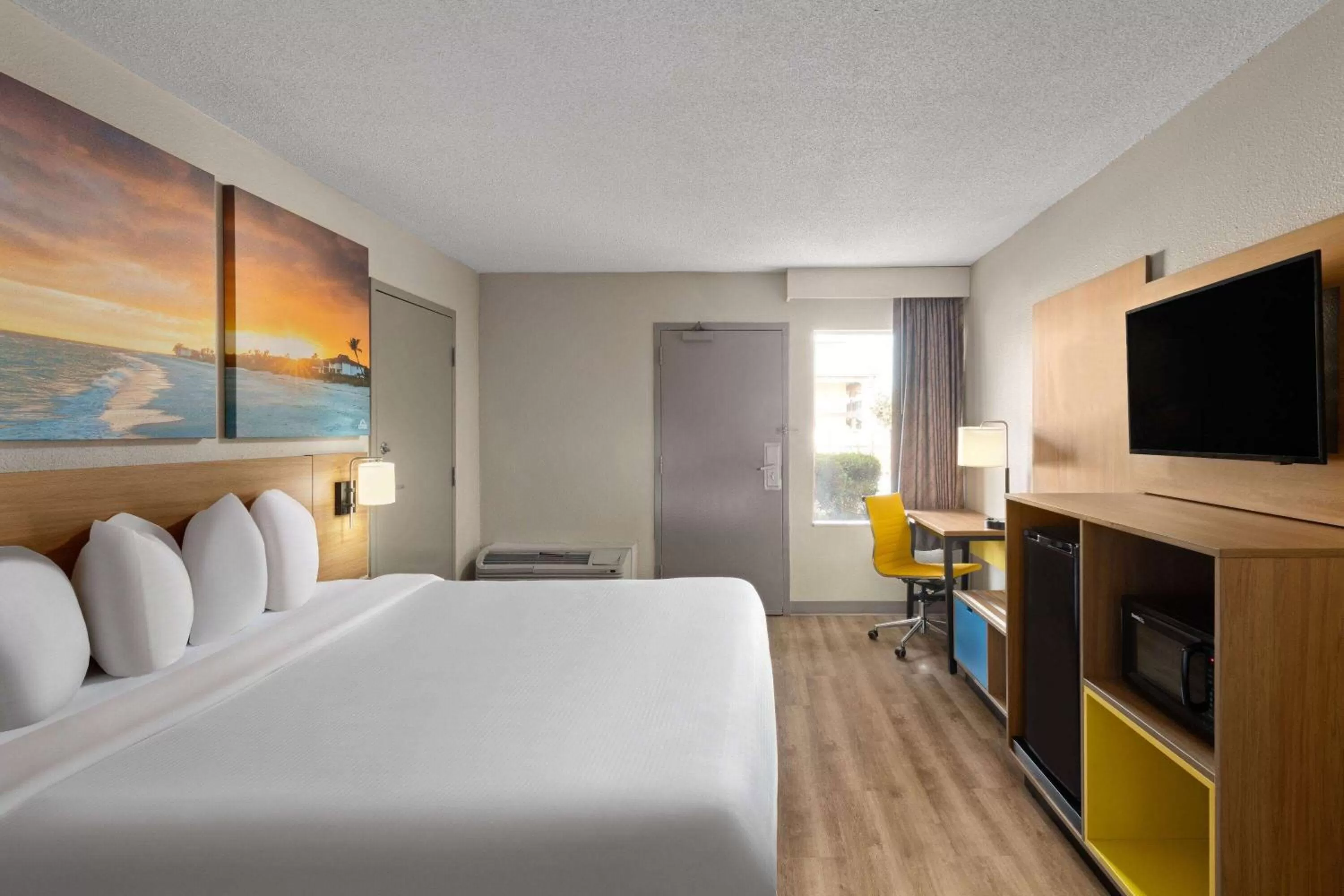 Photo of the whole room, Bed in Days Inn by Wyndham Florence Near Civic Center