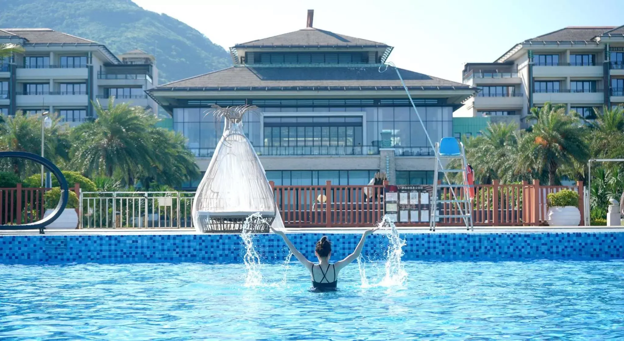 Swimming Pool in Crowne Plaza Hailing Island, an IHG Hotel