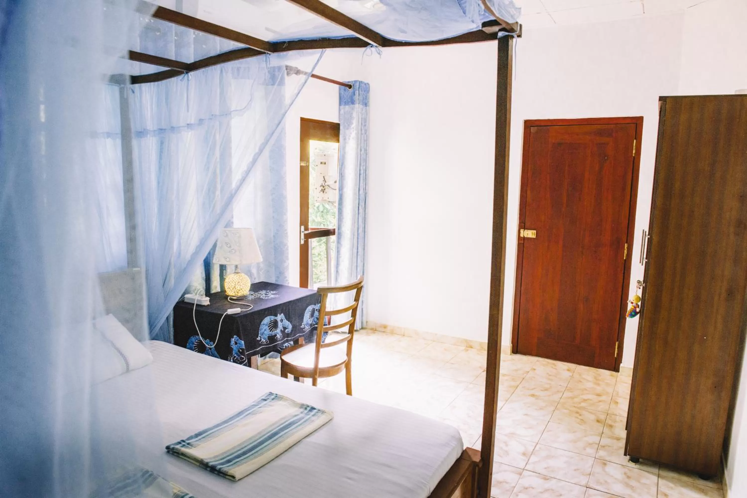 Photo of the whole room, Bed in Kadolana Guest House