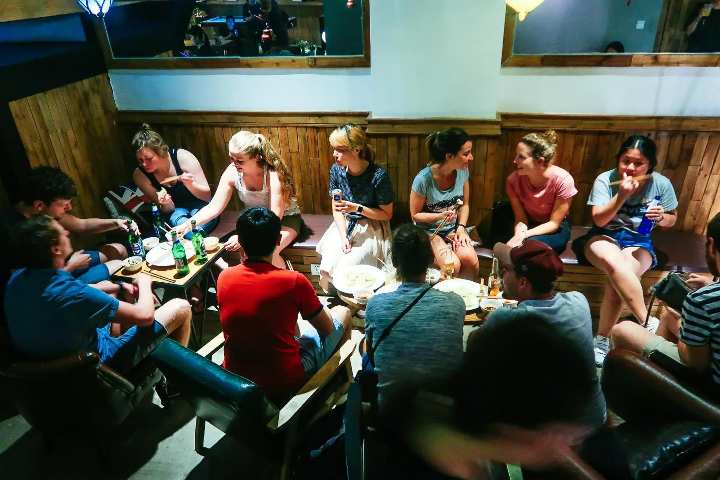 Lounge or bar in SONDERIA Lazybones Hostel- Wenshu Temple Side, Chill Hostel with All-Day Brunch, Travel Agency in English & Local Bar Vibes Lounge or bar in SONDERIA Lazybones Hostel- Wenshu Temple Side, Chill Hostel with All-Day Brunch, Travel Agency in English & Local Bar Vibes