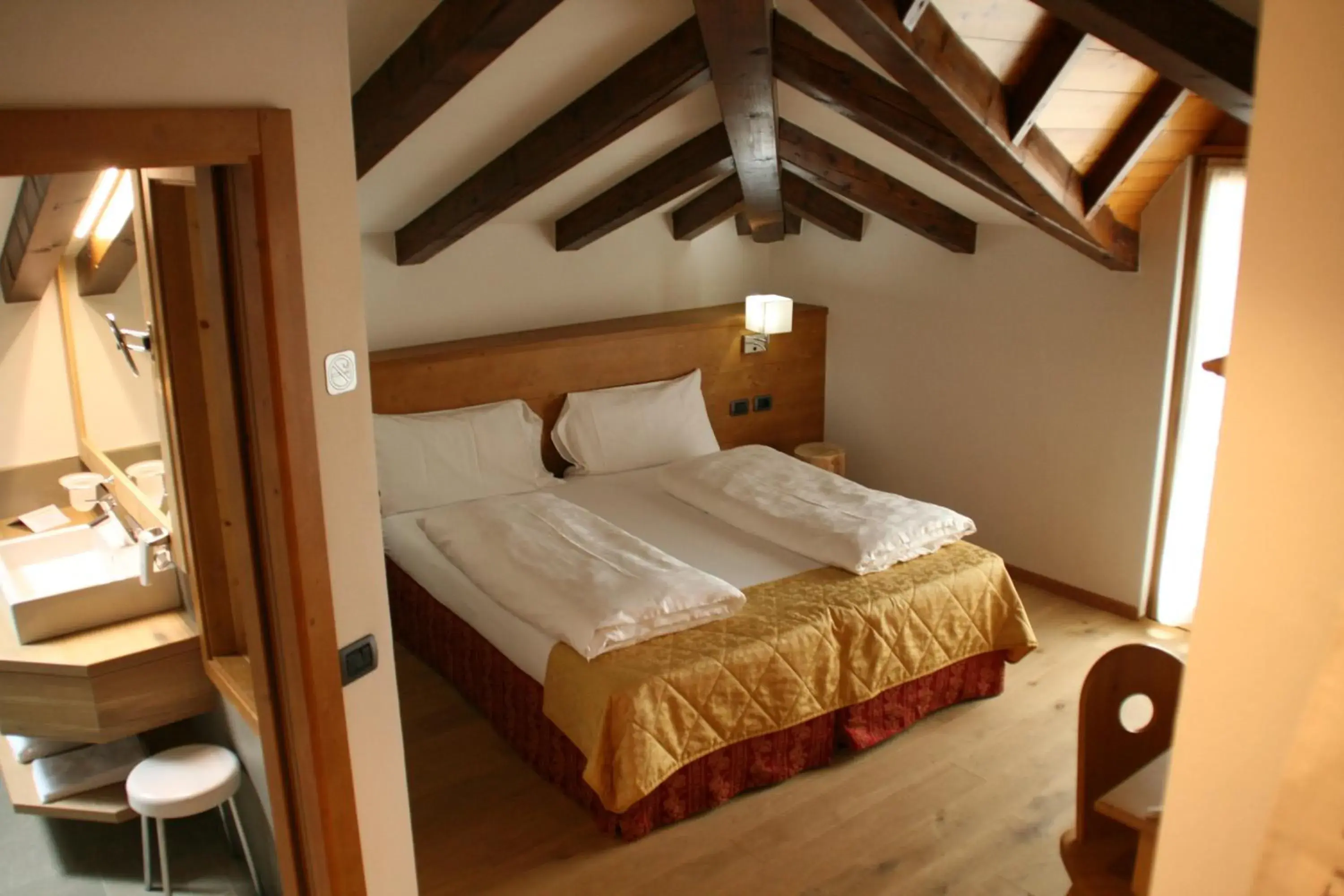 Photo of the whole room, Bed in Pineta Nature Resort - Wellness & SPA