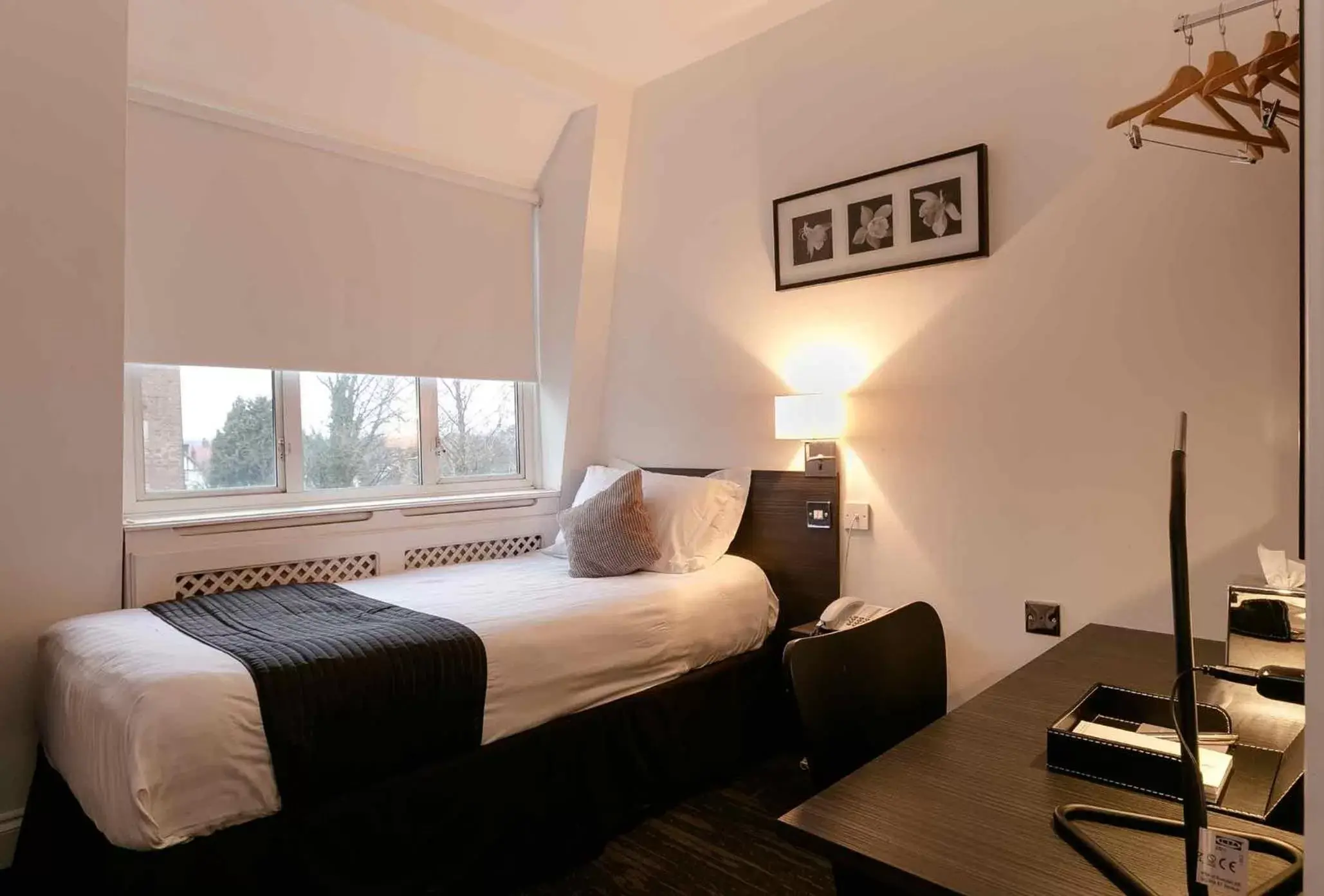 Bedroom, Bed in Croft Court Hotel