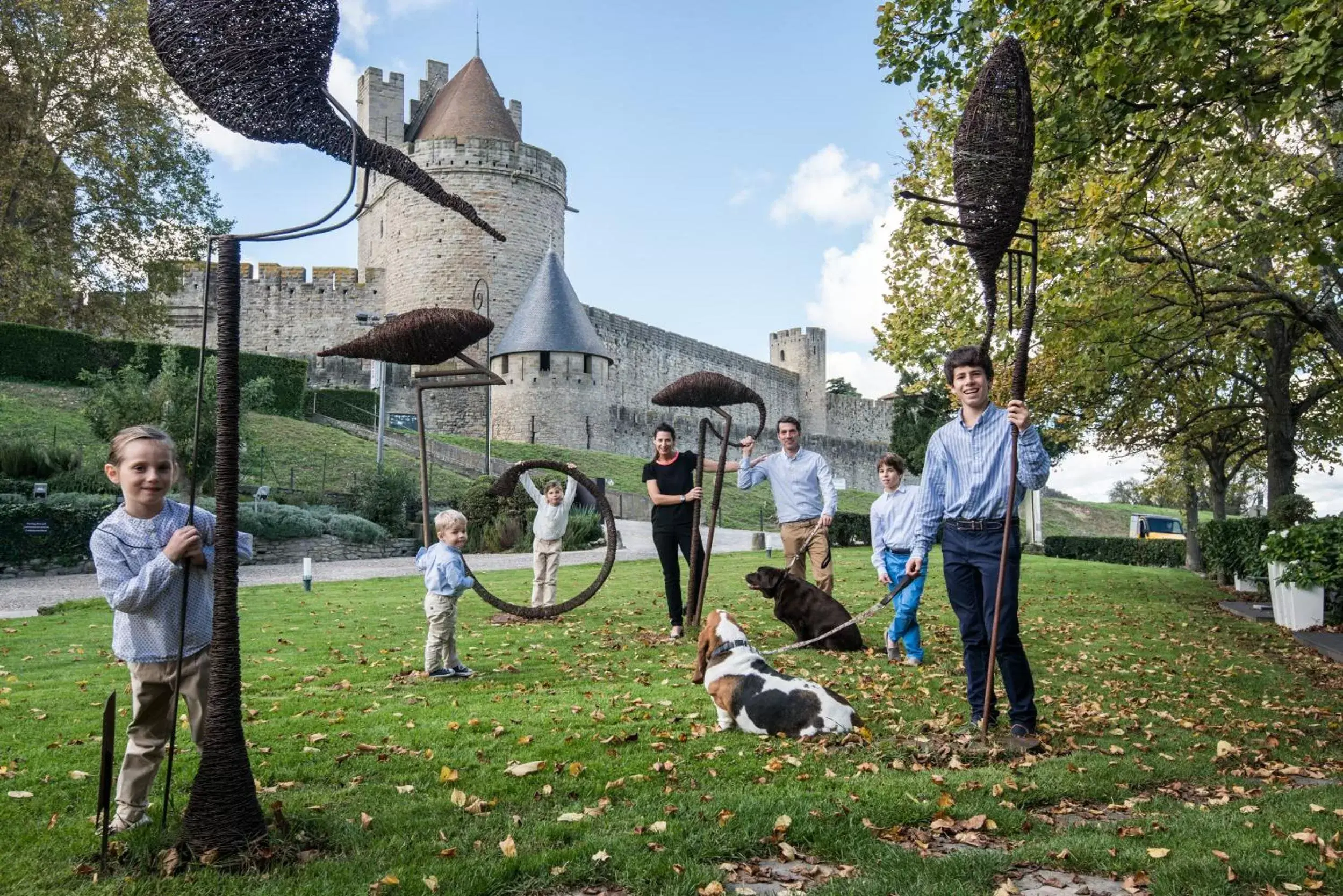 People in Hôtel du Château & Spa - Les Collectionneurs