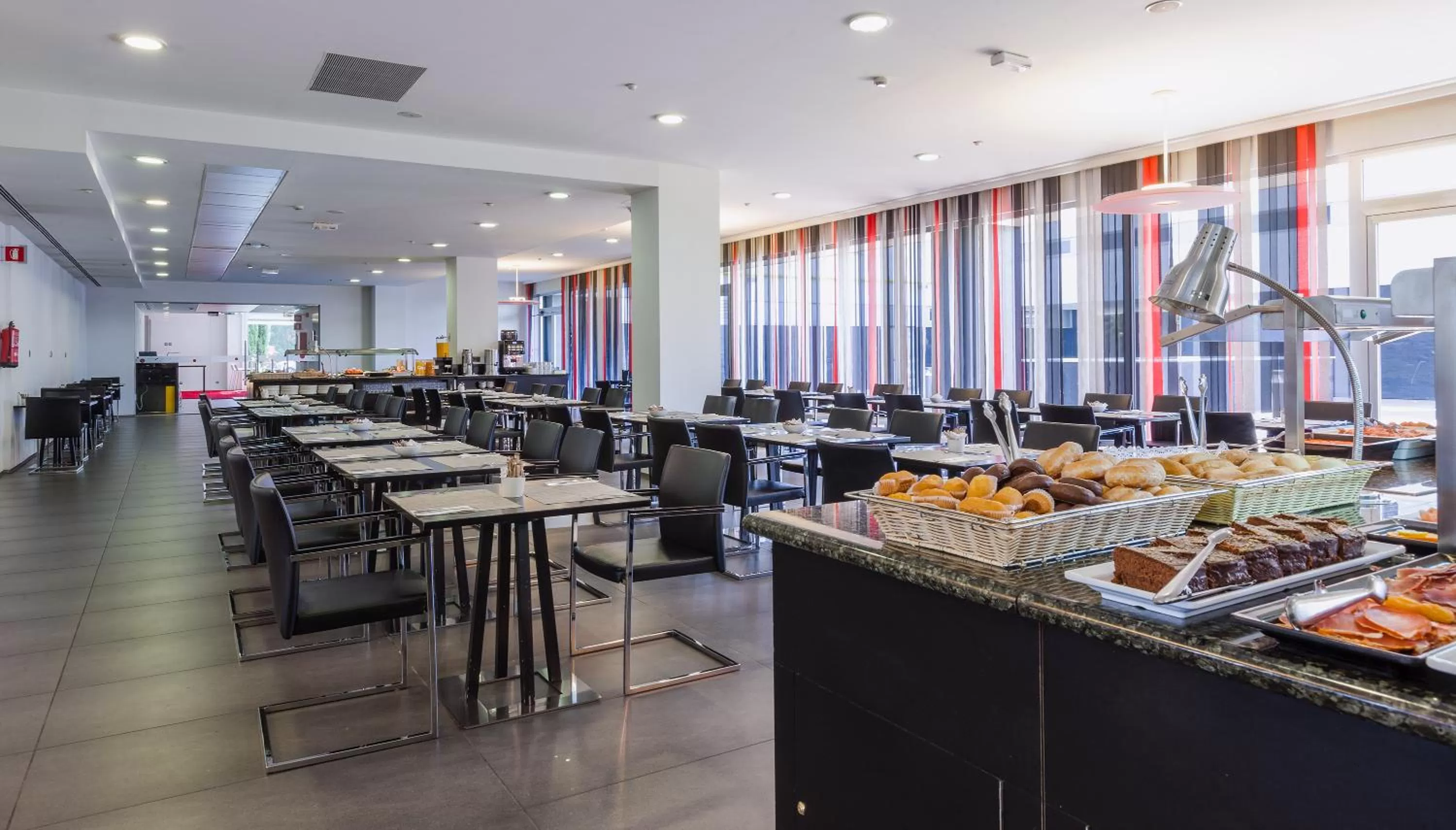 Restaurant/places to eat in Axor Feria