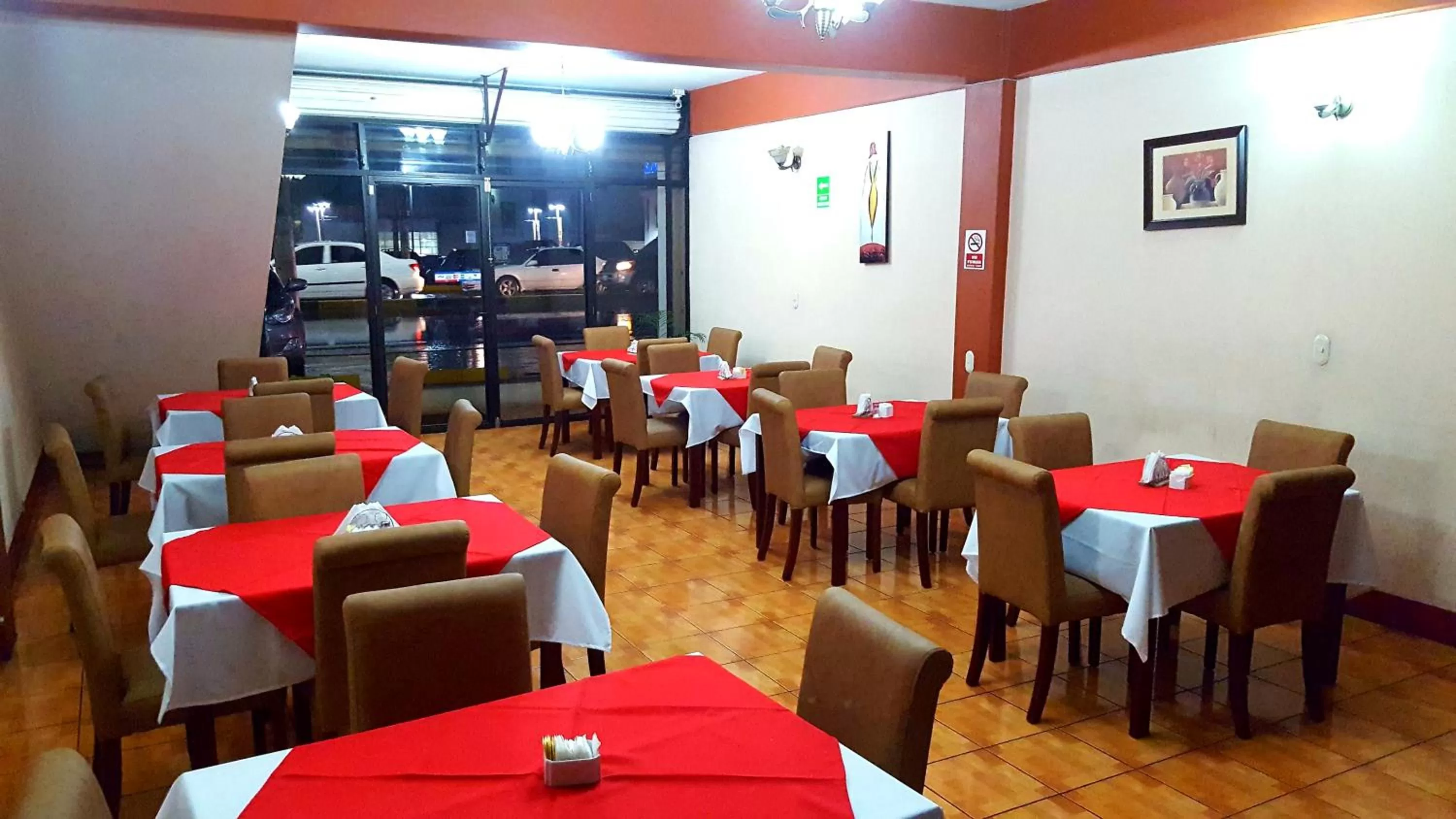 Restaurant/places to eat in Hotel Las Americas