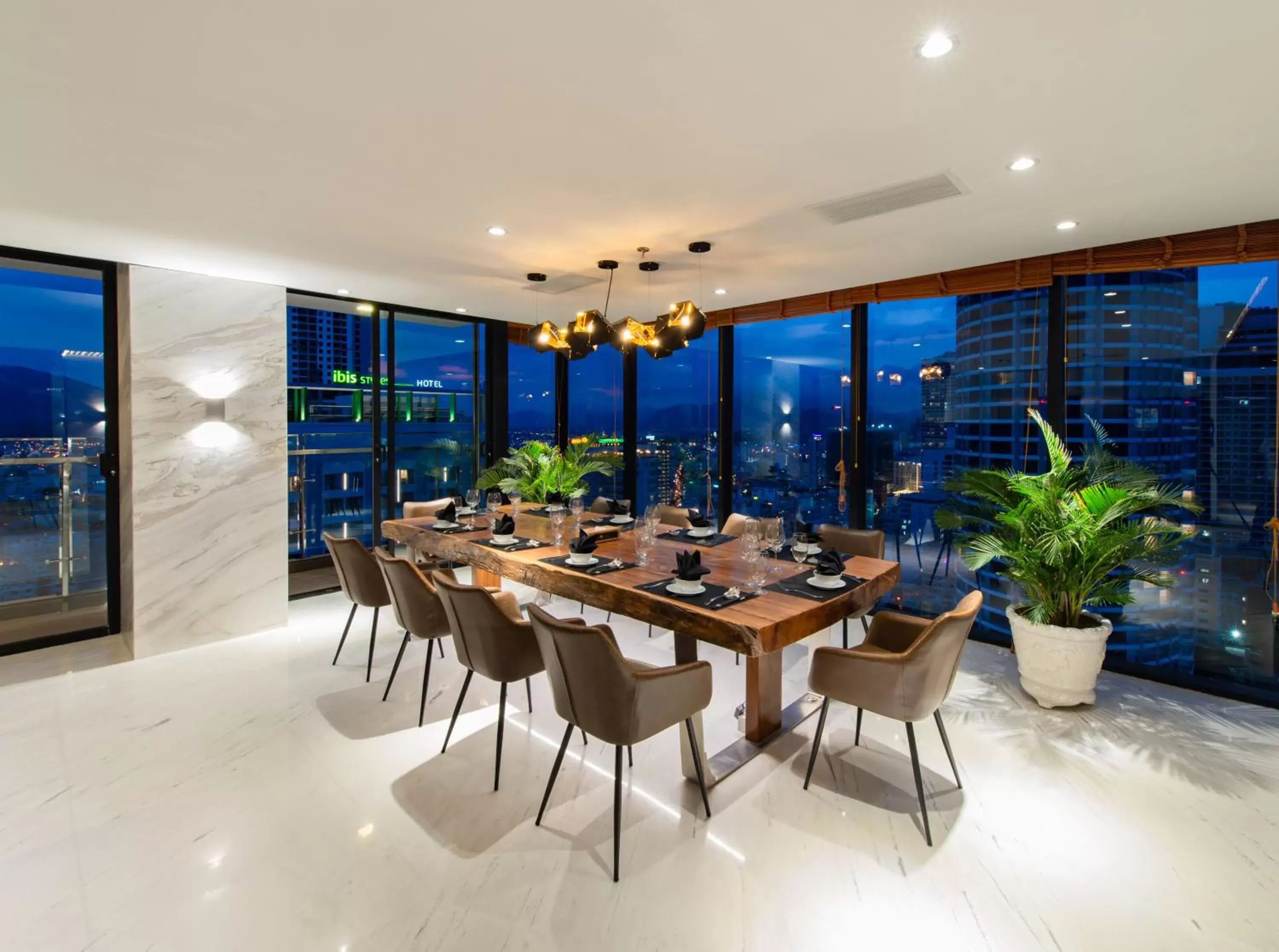 Dining area in Maple Hotel & Apartment