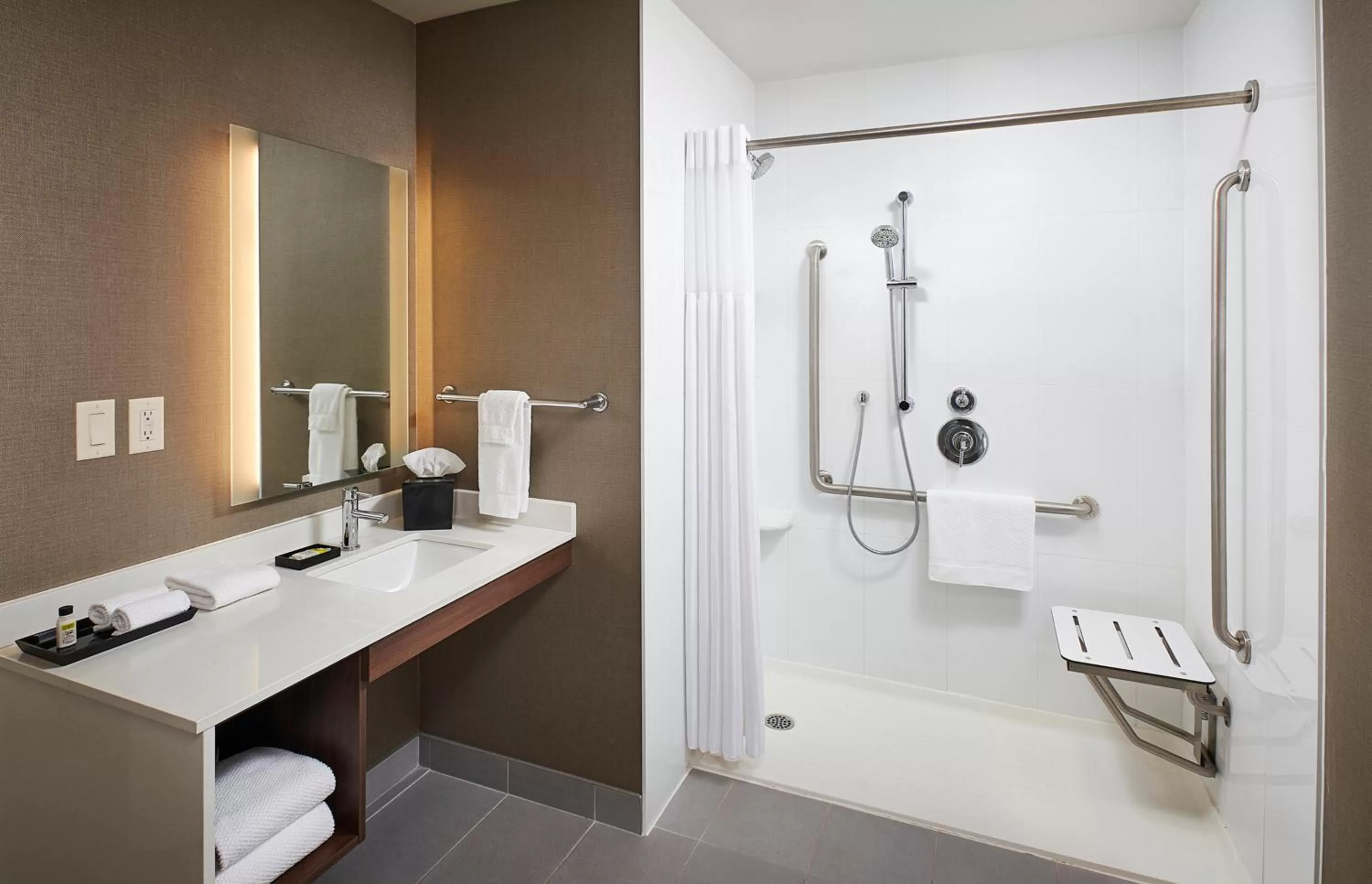 Bathroom in Staybridge Suites Niagara-On-The-Lake by IHG