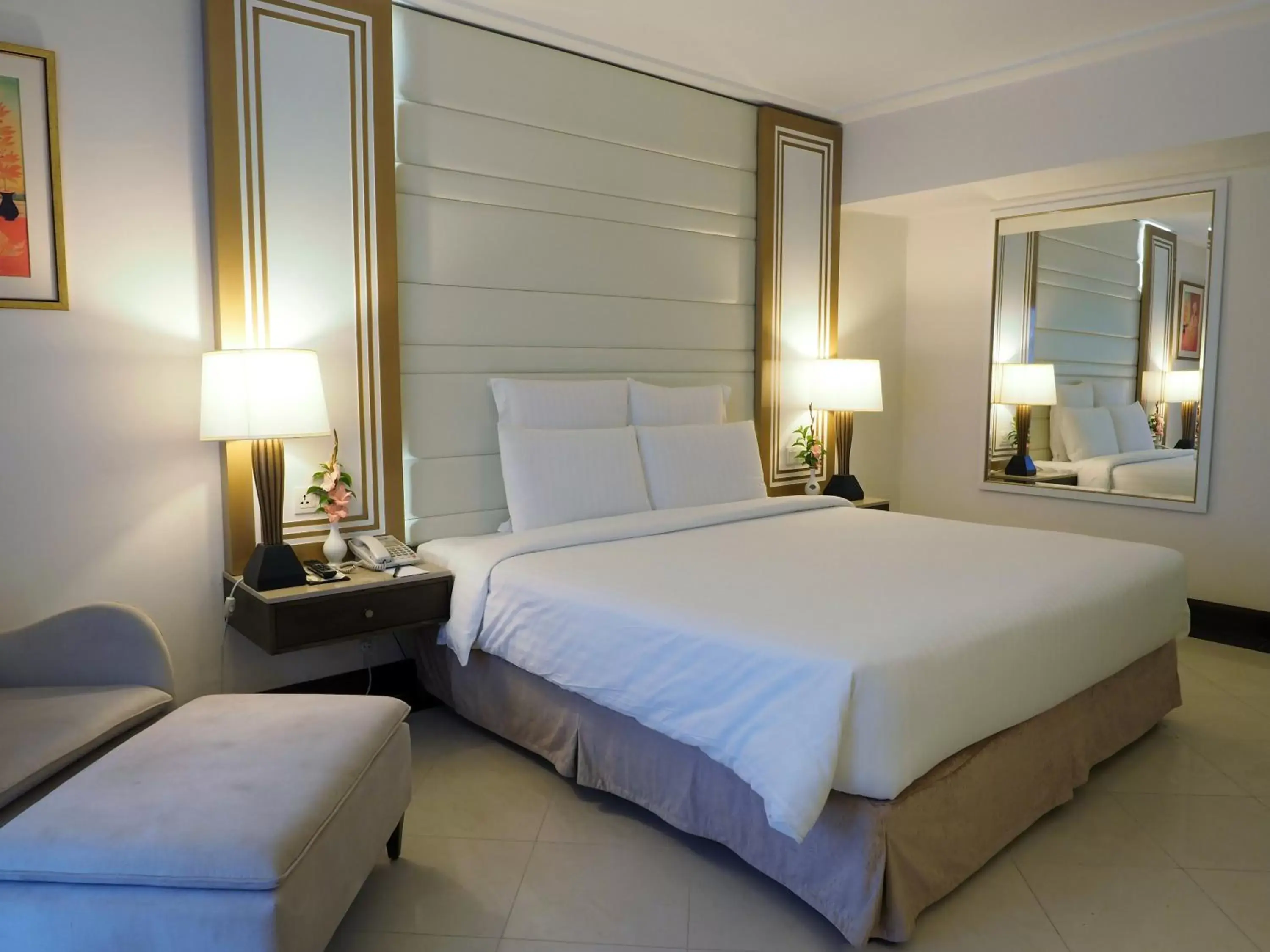 Bed in Pearl Continental Hotel, Rawalpindi