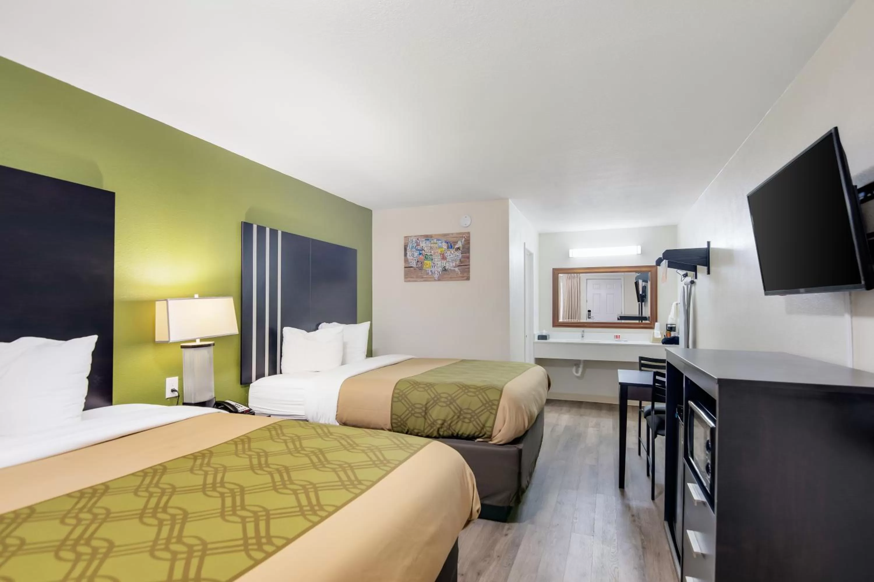 Photo of the whole room, Bed in Super 8 by Wyndham Palestine TX