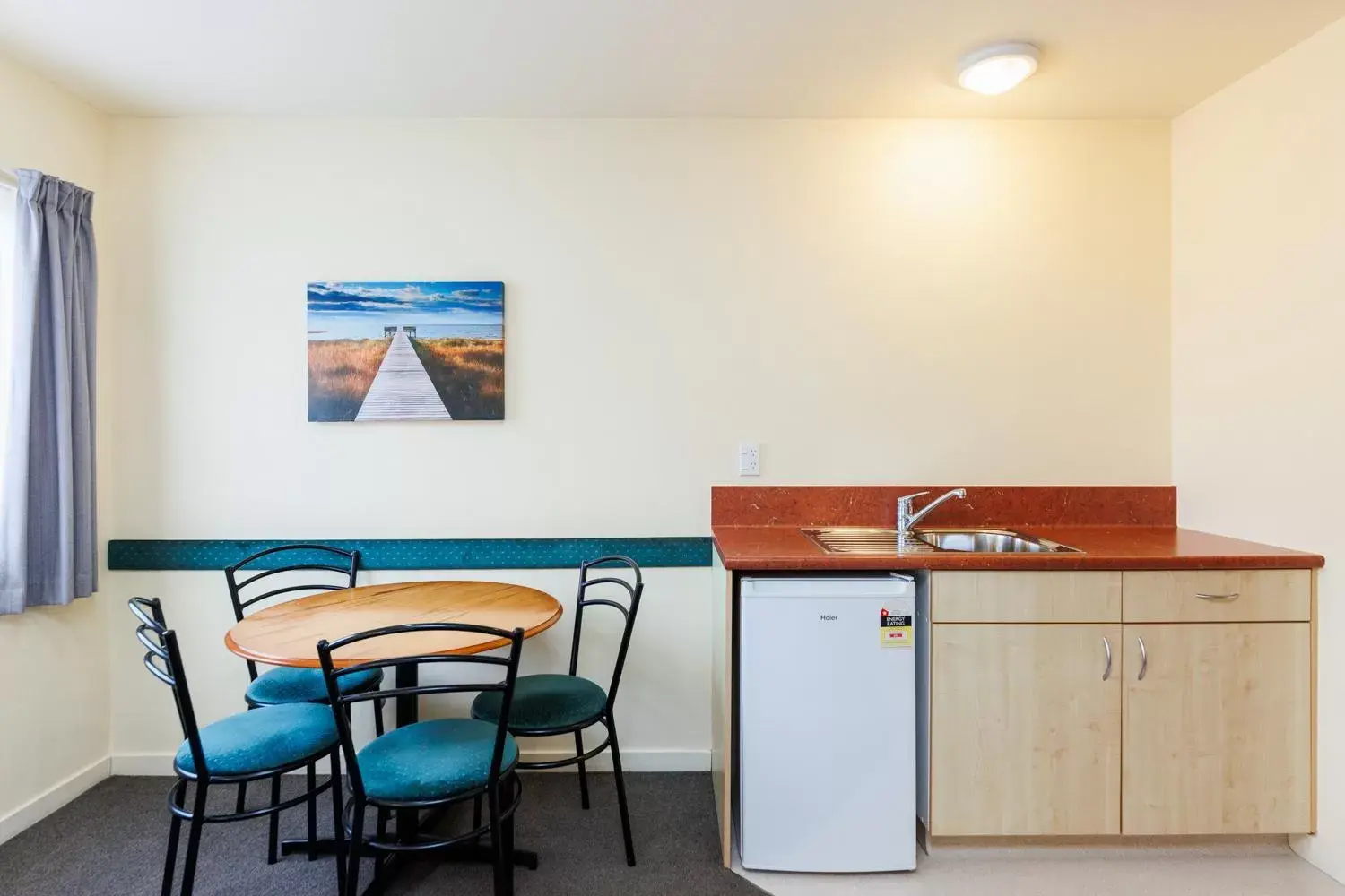 Kitchen or kitchenette, Kitchen/Kitchenette in Bella Vista Motel Palmerston North