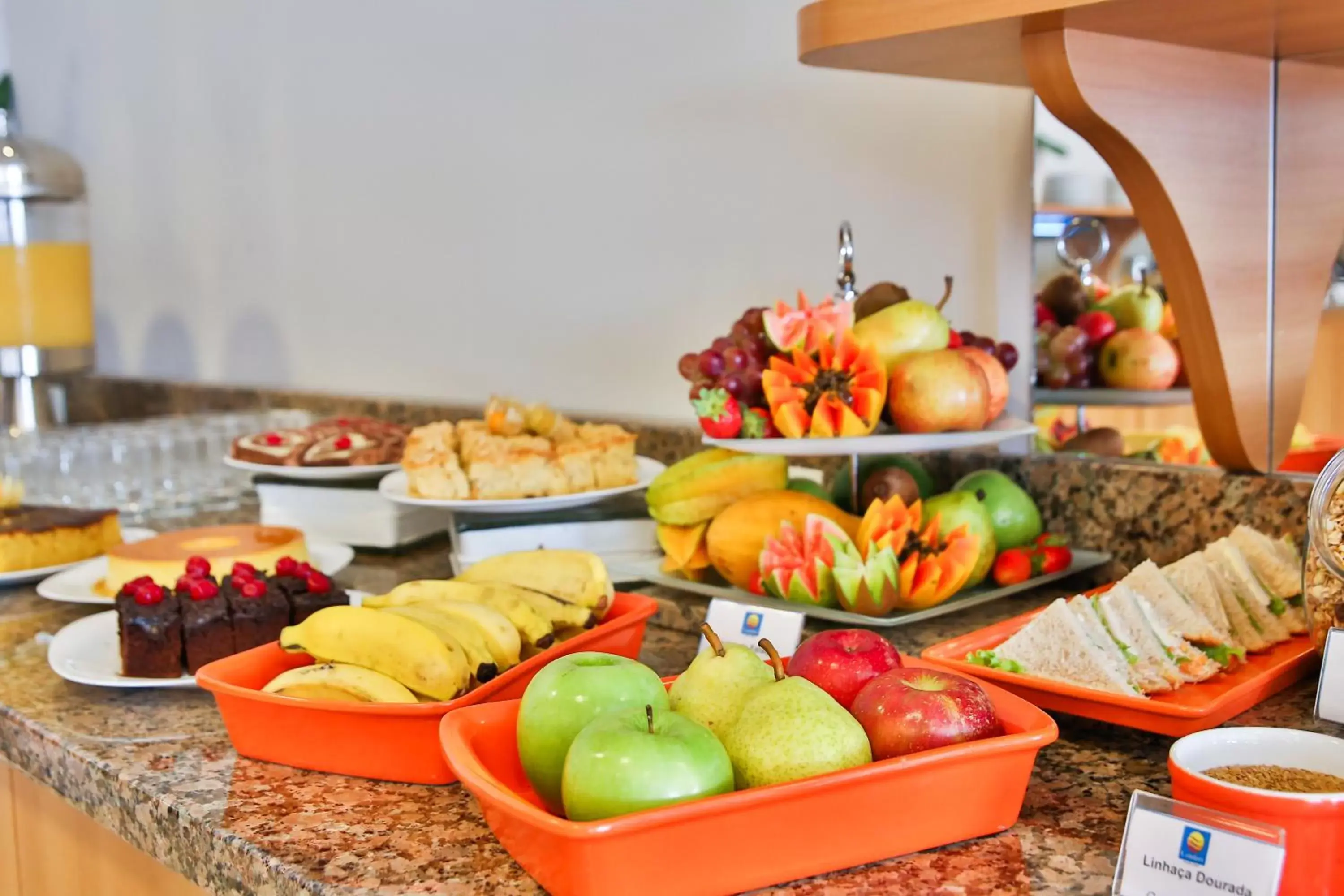 Buffet breakfast, Food in Comfort Hotel Joinville