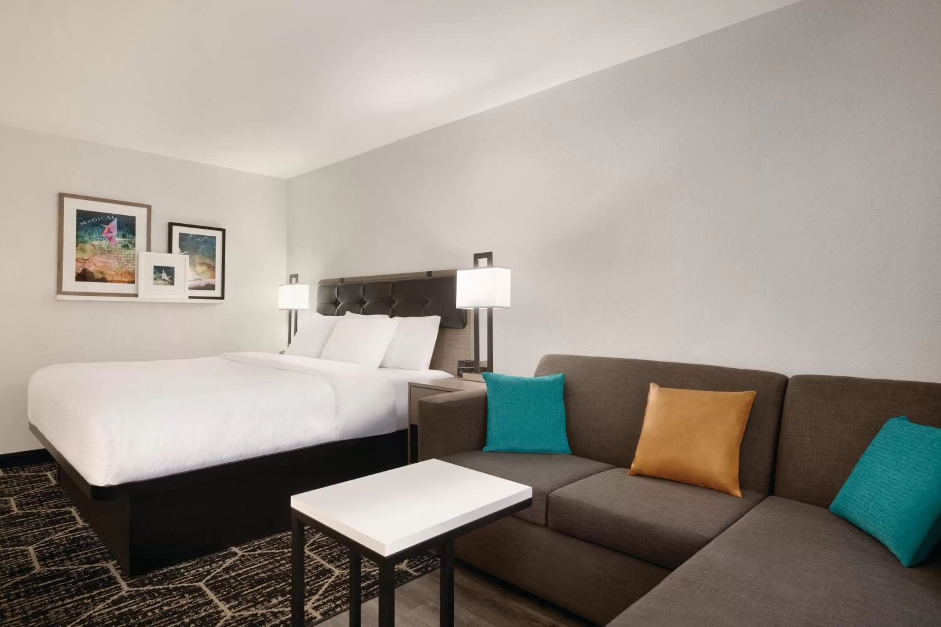 Photo of the whole room, Bed in La Quinta inn & suites by Wyndham Dothan