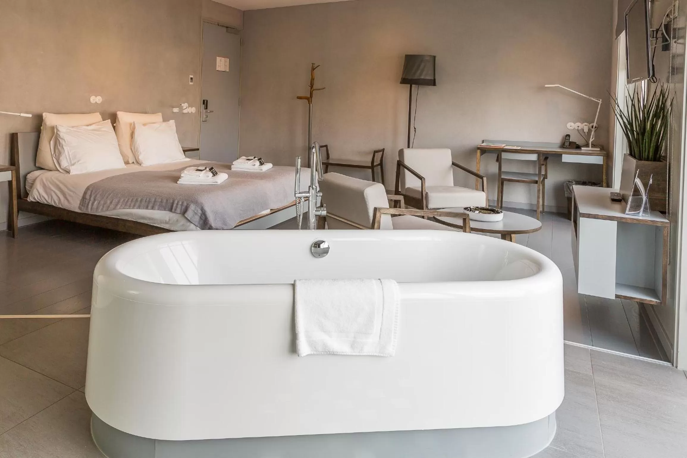 Photo of the whole room, Bathroom in Asgard Hotel