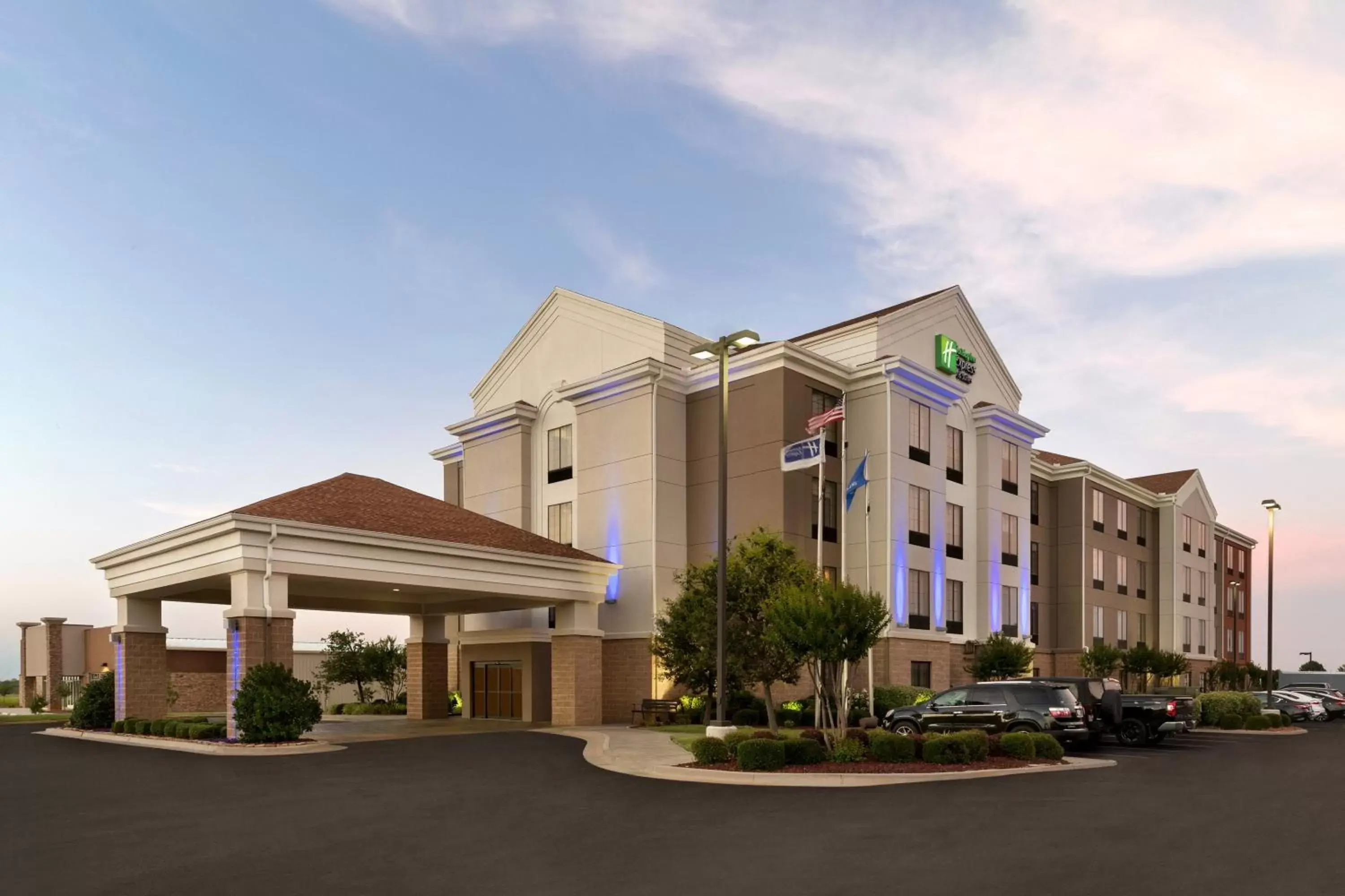 Property Building in Holiday Inn Express Hotel & Suites Shawnee I-40, an IHG Hotel