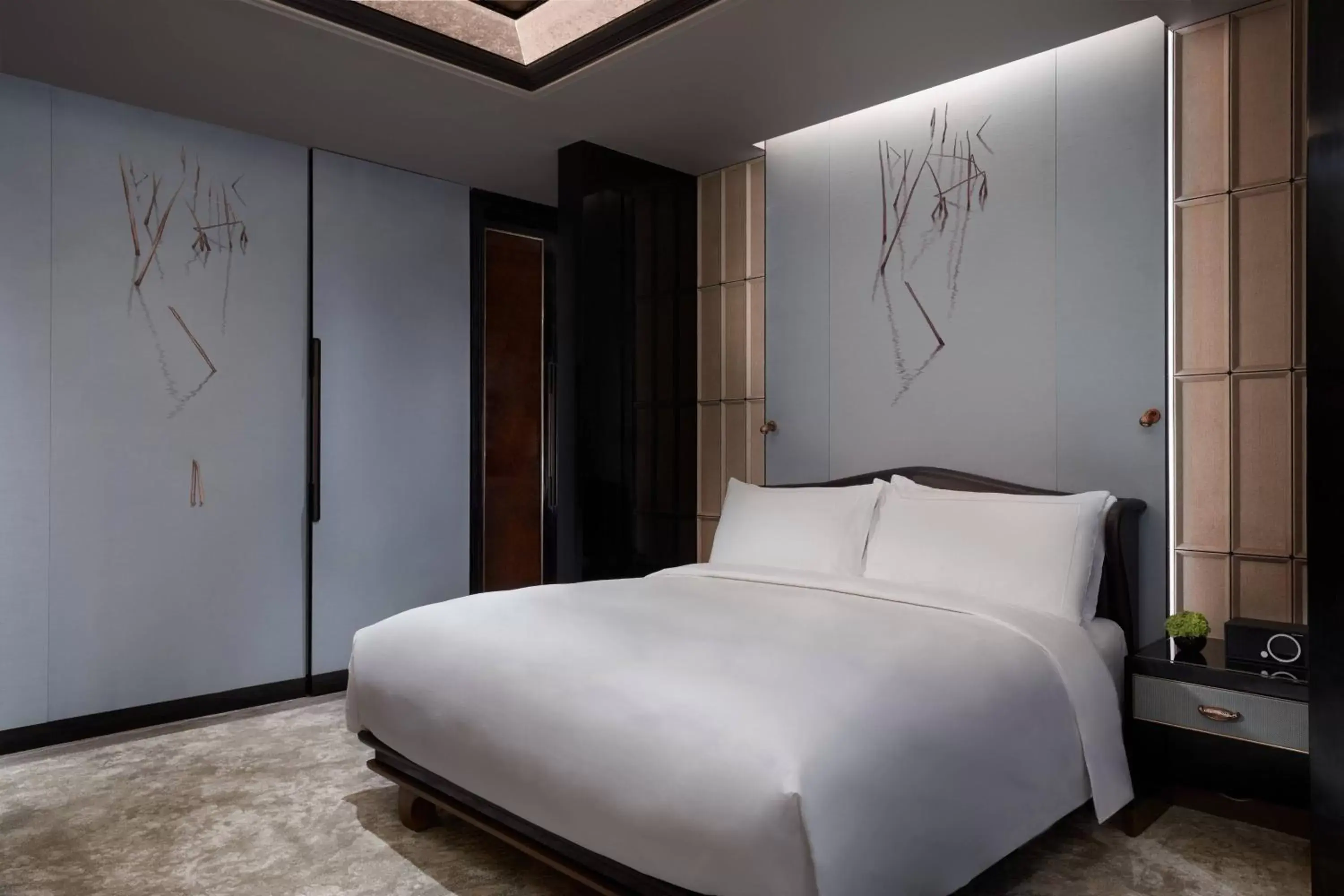 Bedroom, Bed in The Ritz-Carlton, Nanjing