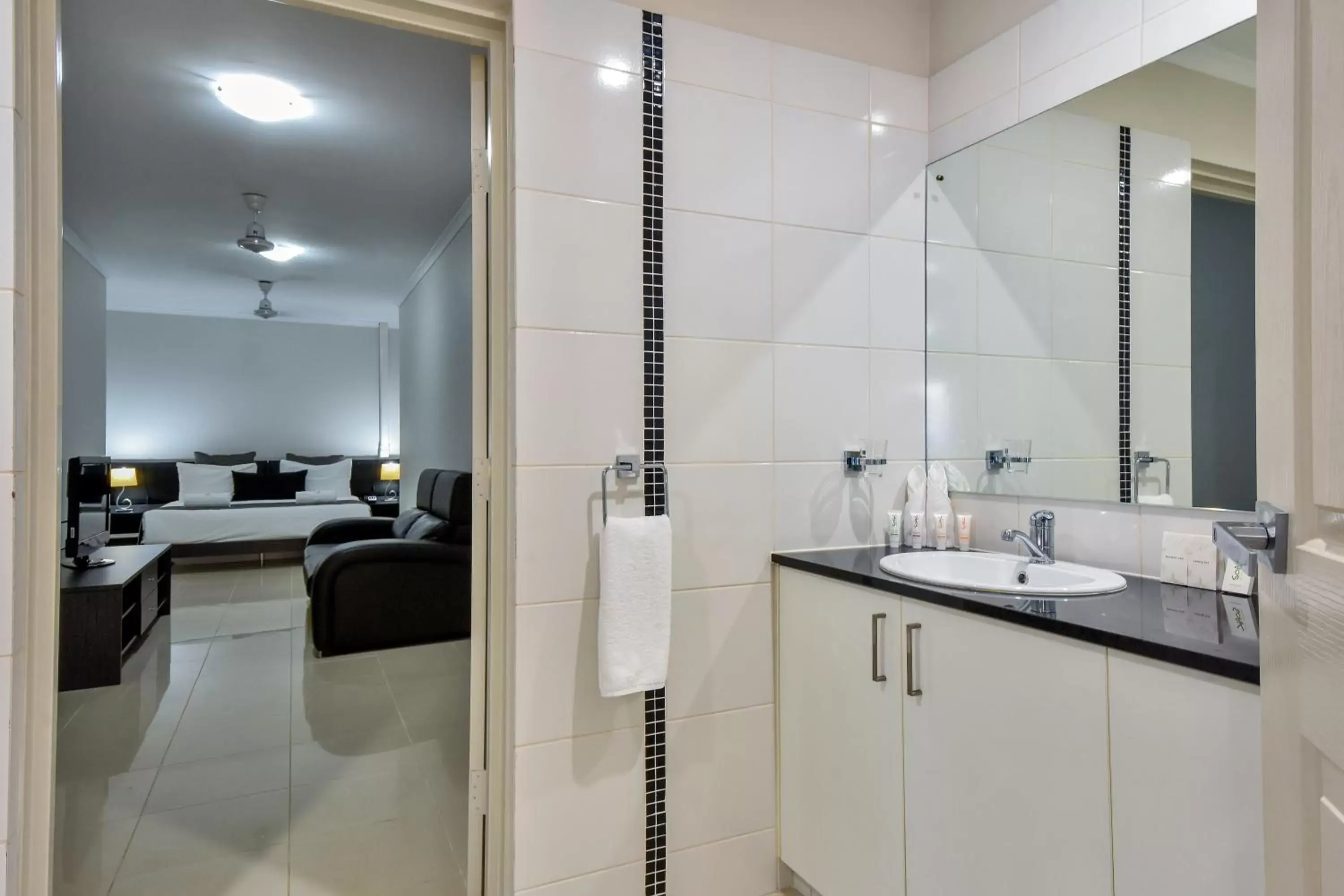 Bedroom, Bathroom in Argus Apartments Darwin