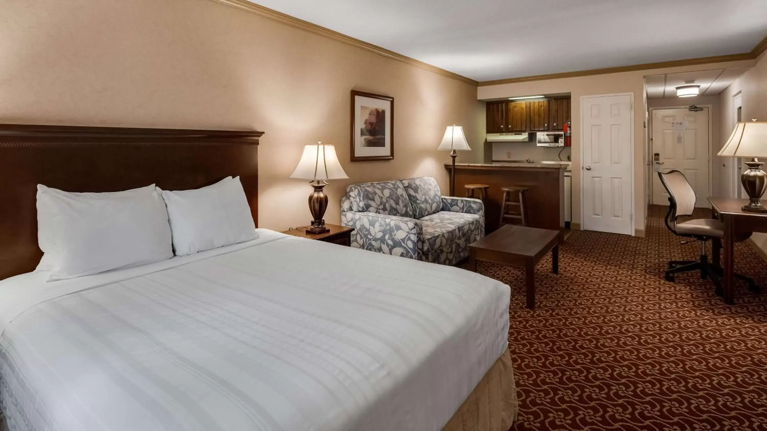 Photo of the whole room, Bed in Best Western PLUS Morristown Inn