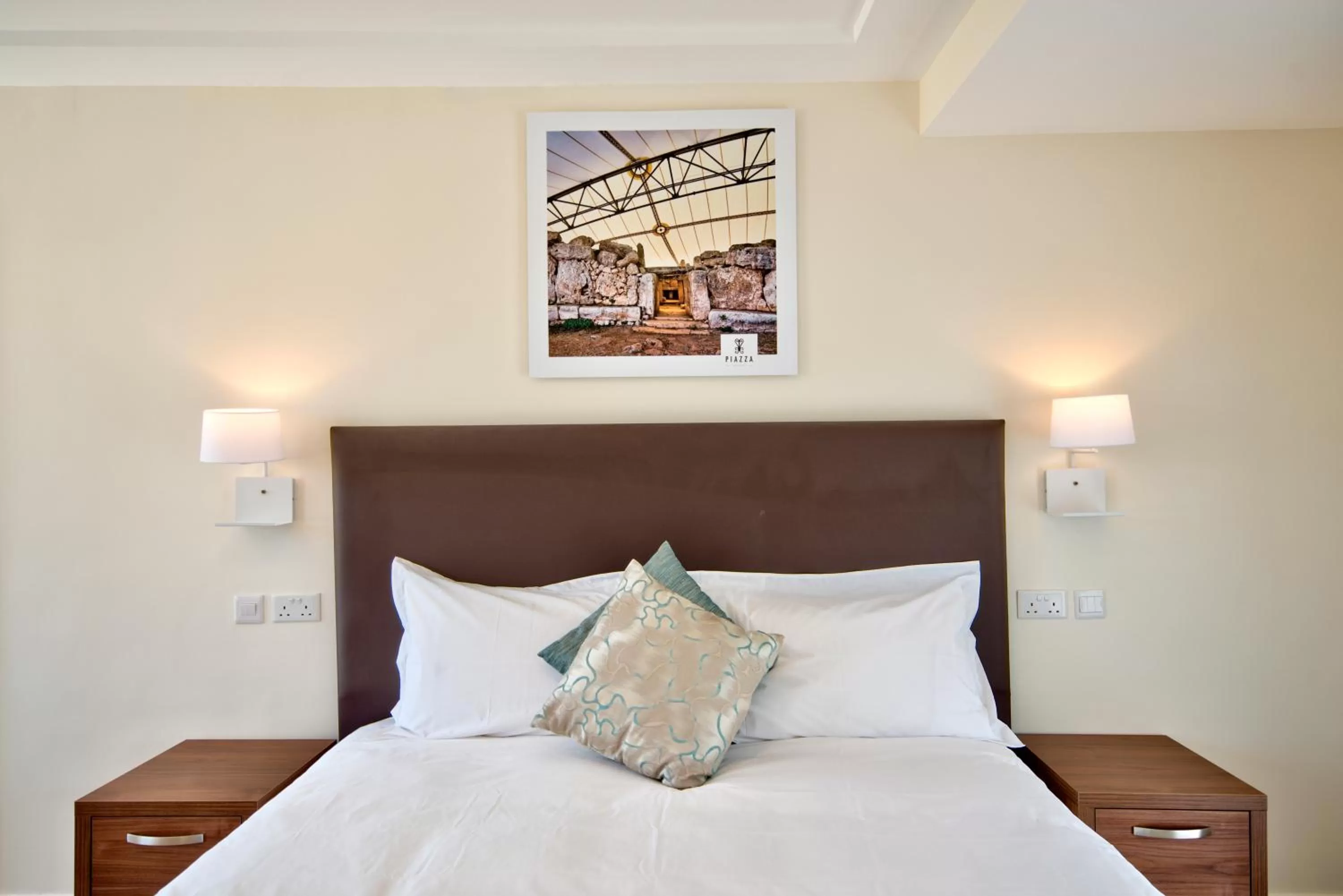 Bed in The Suites – Piazza Kirkop