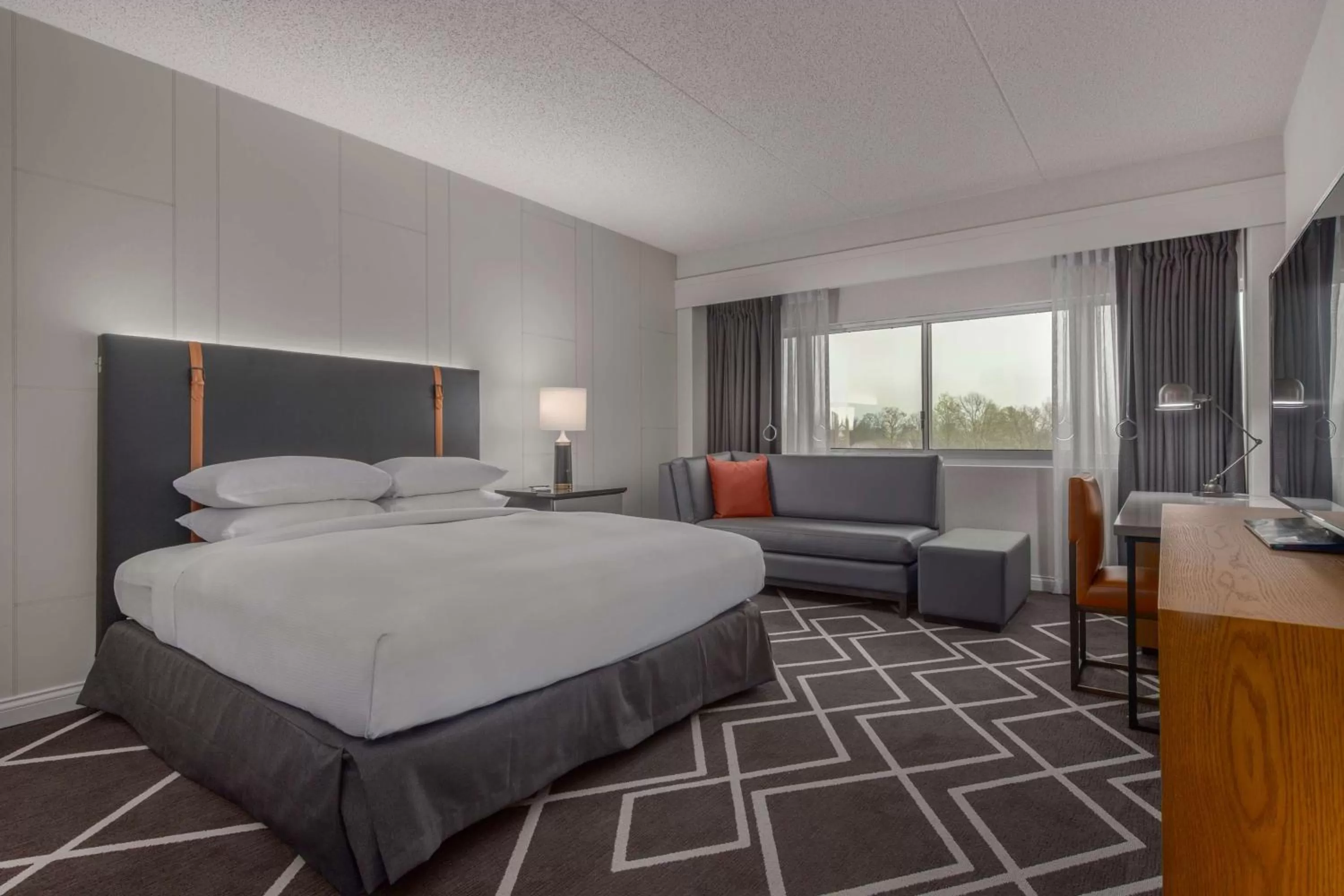 Bedroom, Bed in Hilton Boston Woburn