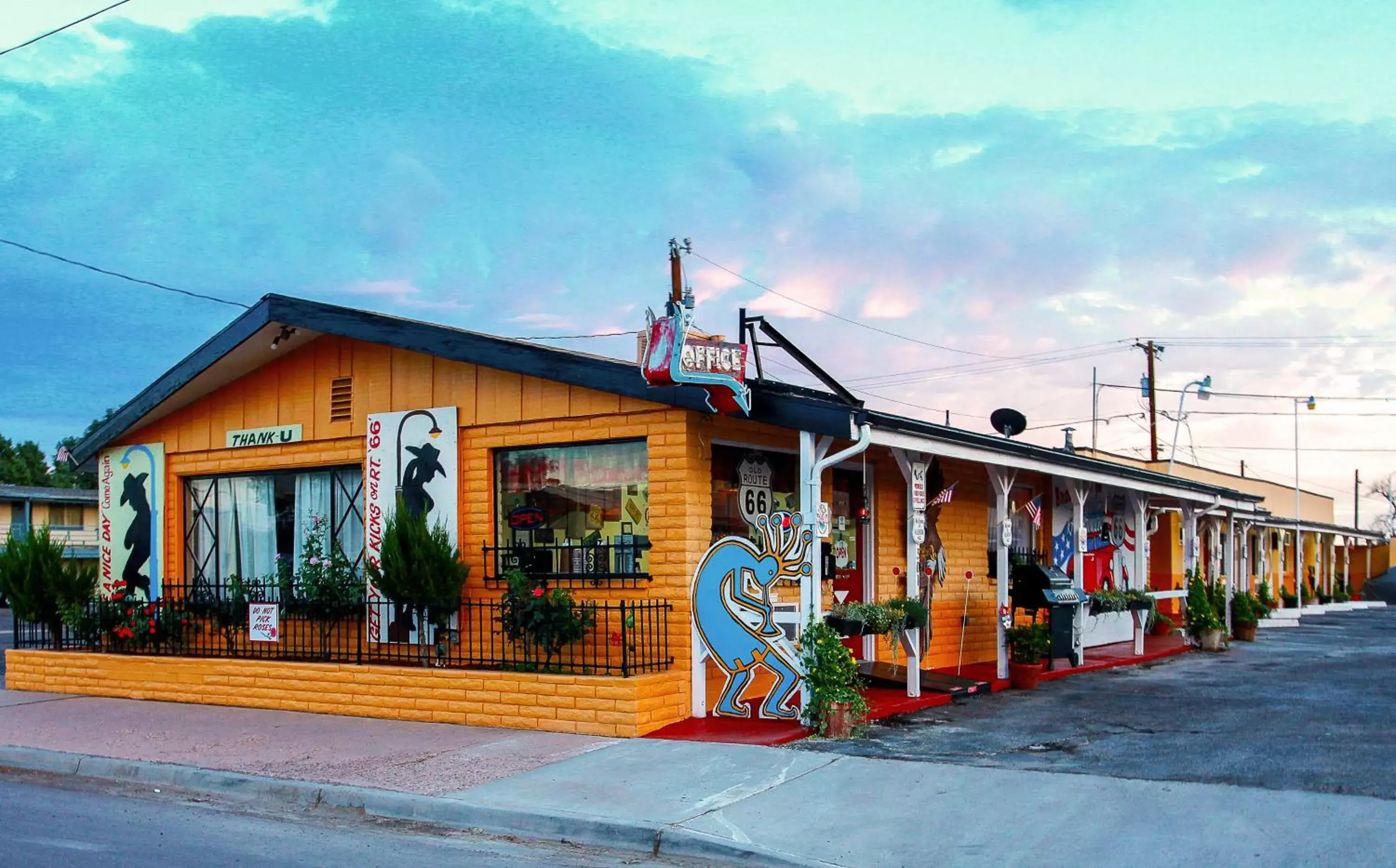 Facade/entrance, Property Building in Brad's Desert Inn