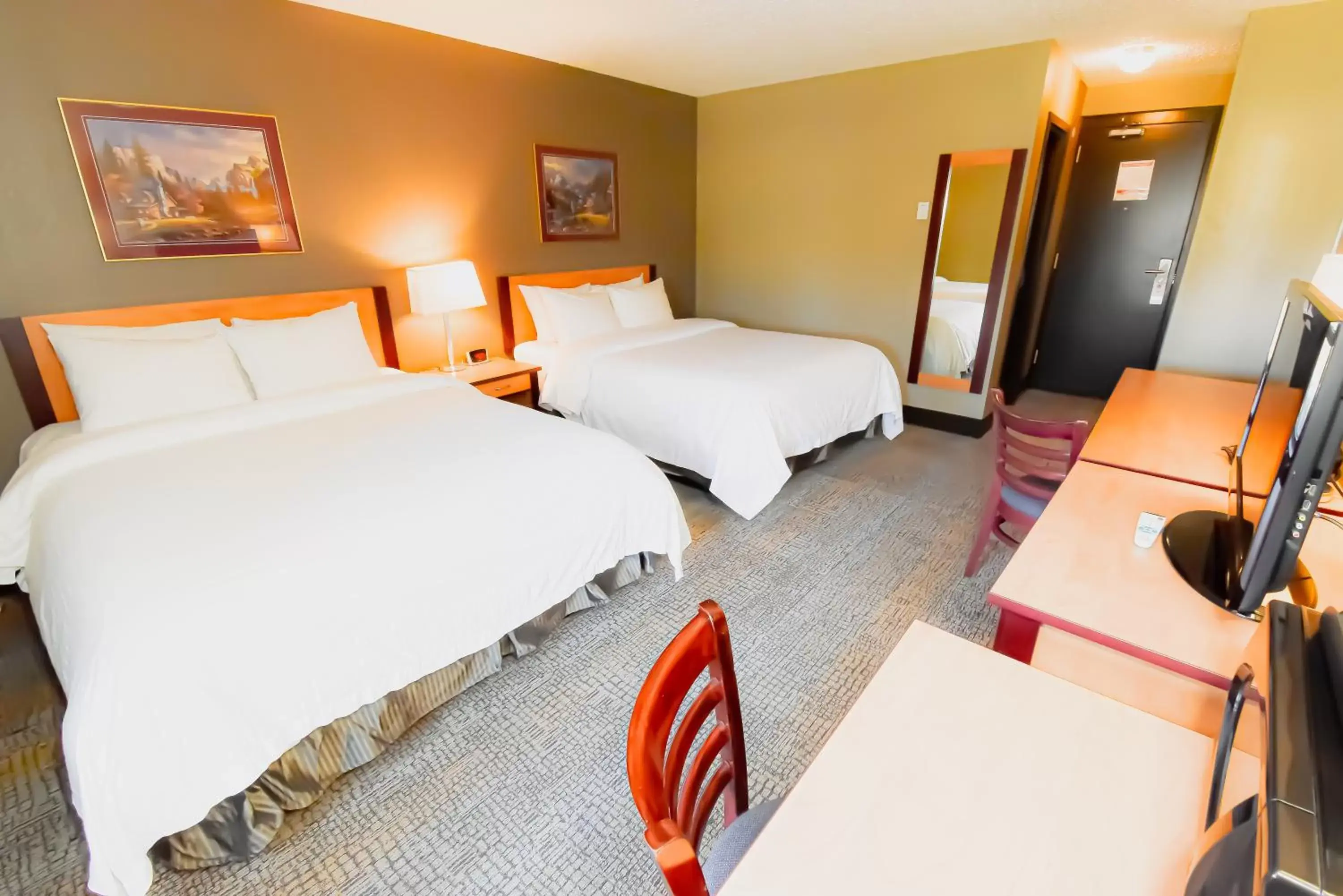 Photo of the whole room, Bed in Canad Inns Destination Centre Windsor Park