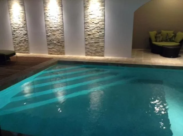 Swimming pool in Hotel Flor De Sarta