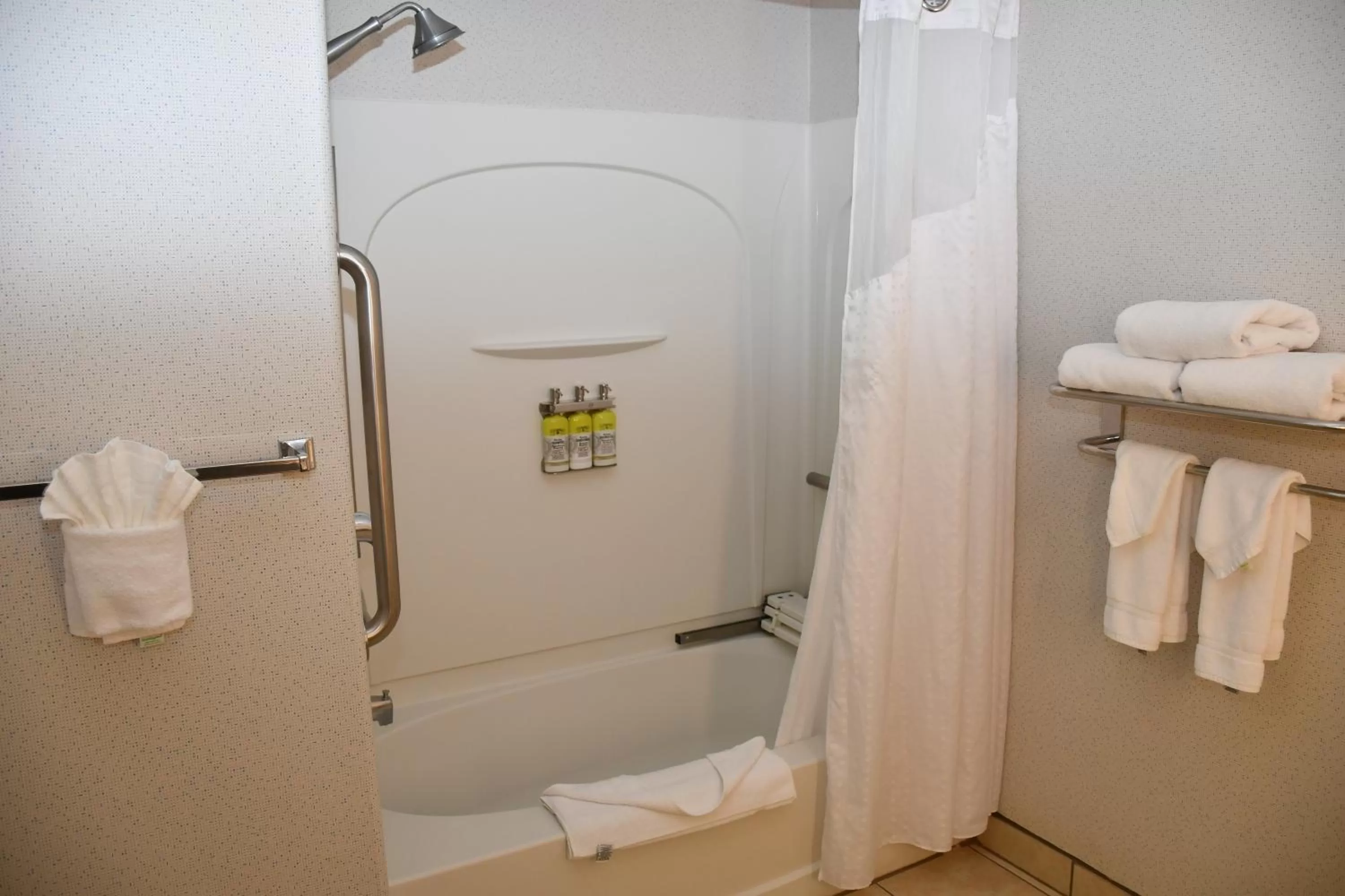 Bathroom in Holiday Inn Express Hotel & Suites Evanston by IHG