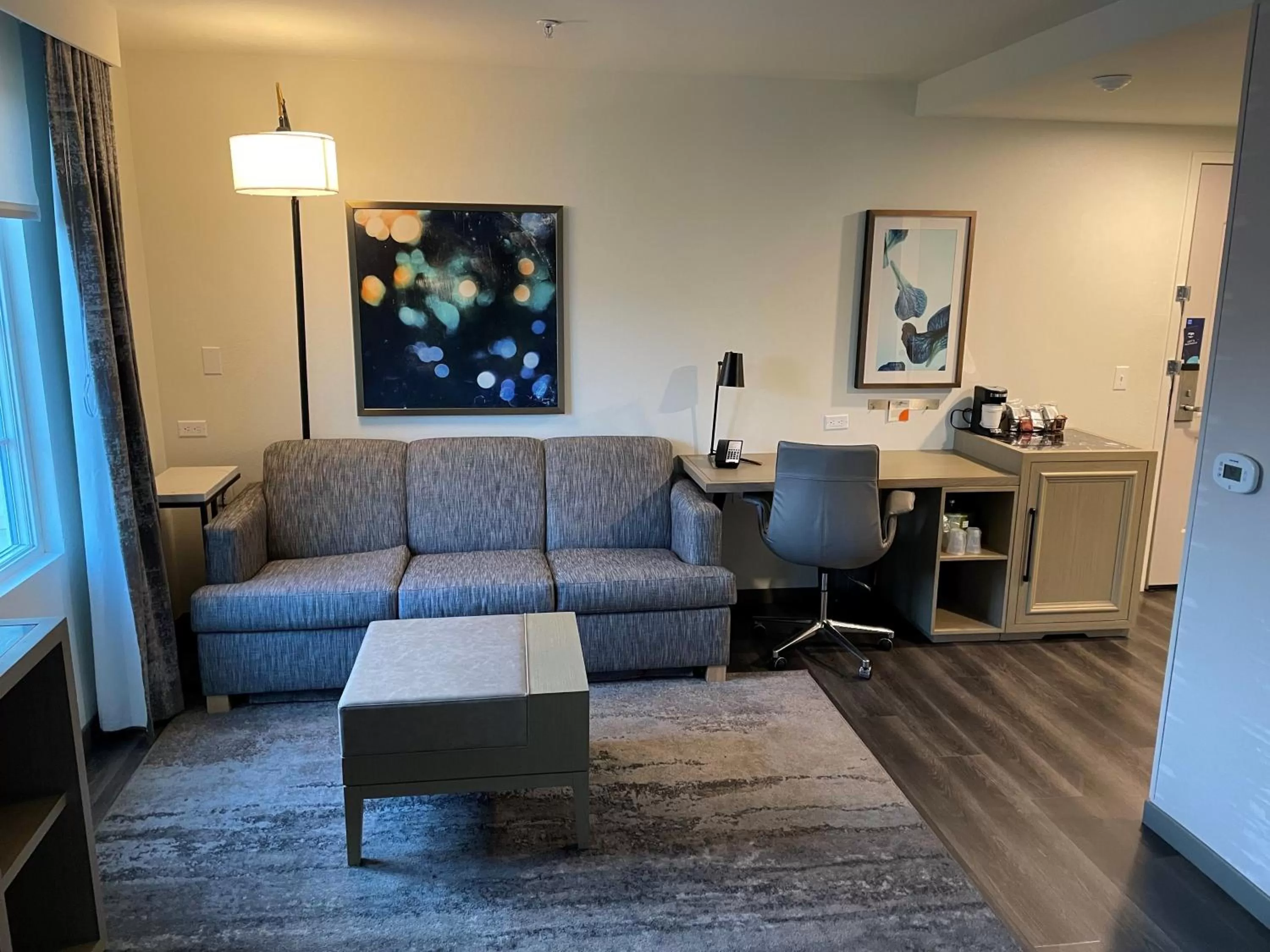 Living room in Hyatt Place Santa Barbara