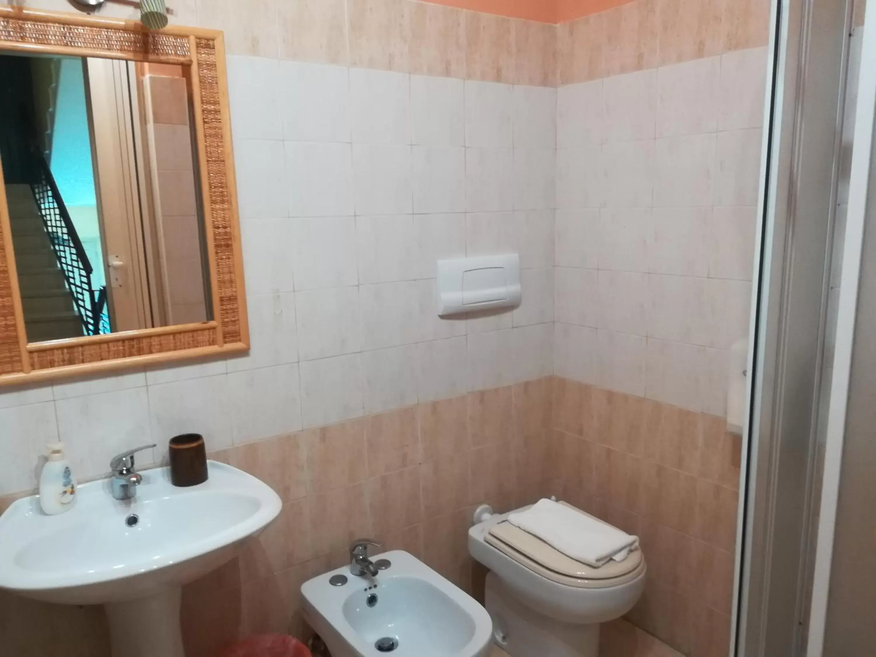 Bathroom in B&B A Due Passi dal Mare