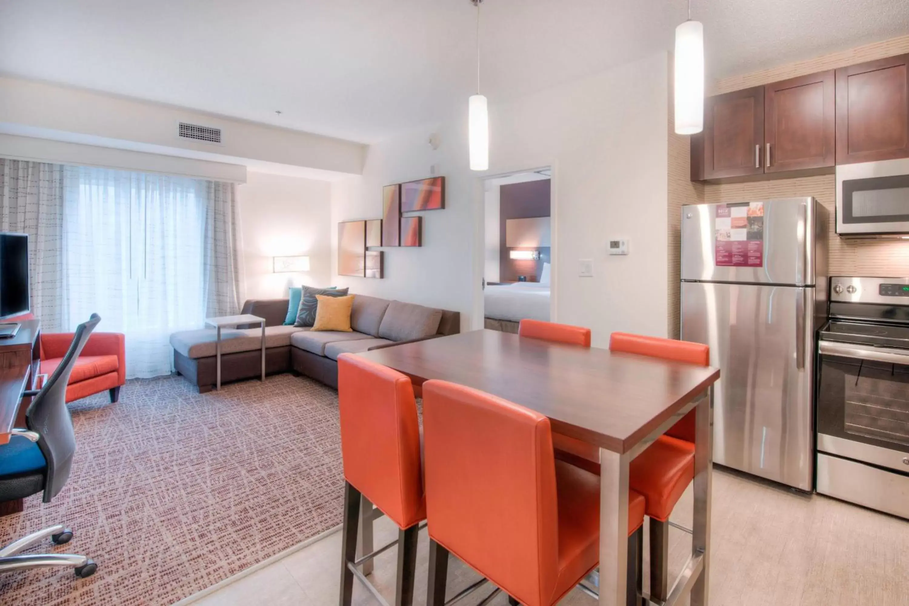 Living room, Dining Area in Residence Inn by Marriott Charlotte Airport