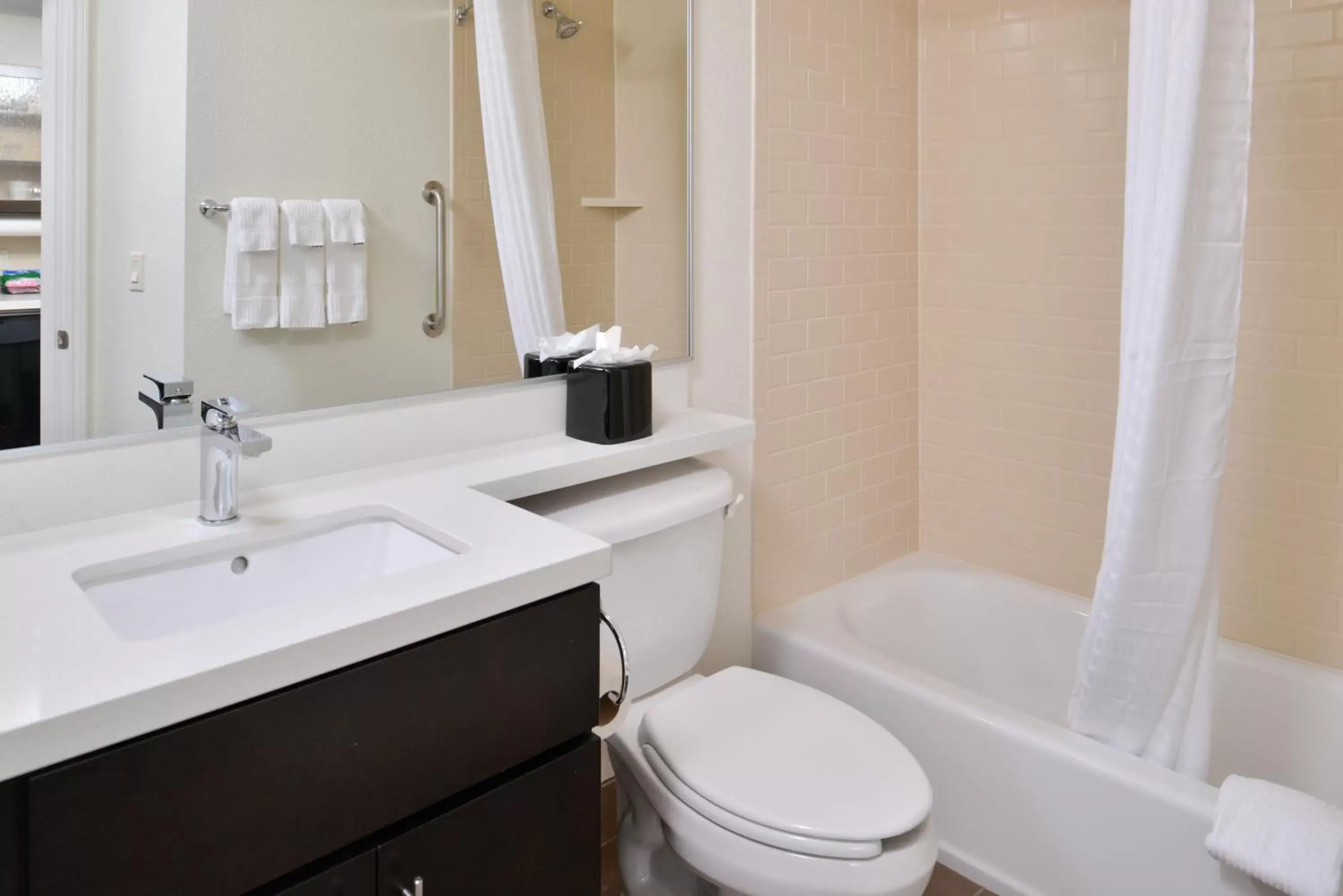 Photo of the whole room, Bathroom in Candlewood Suites Beaumont, an IHG Hotel