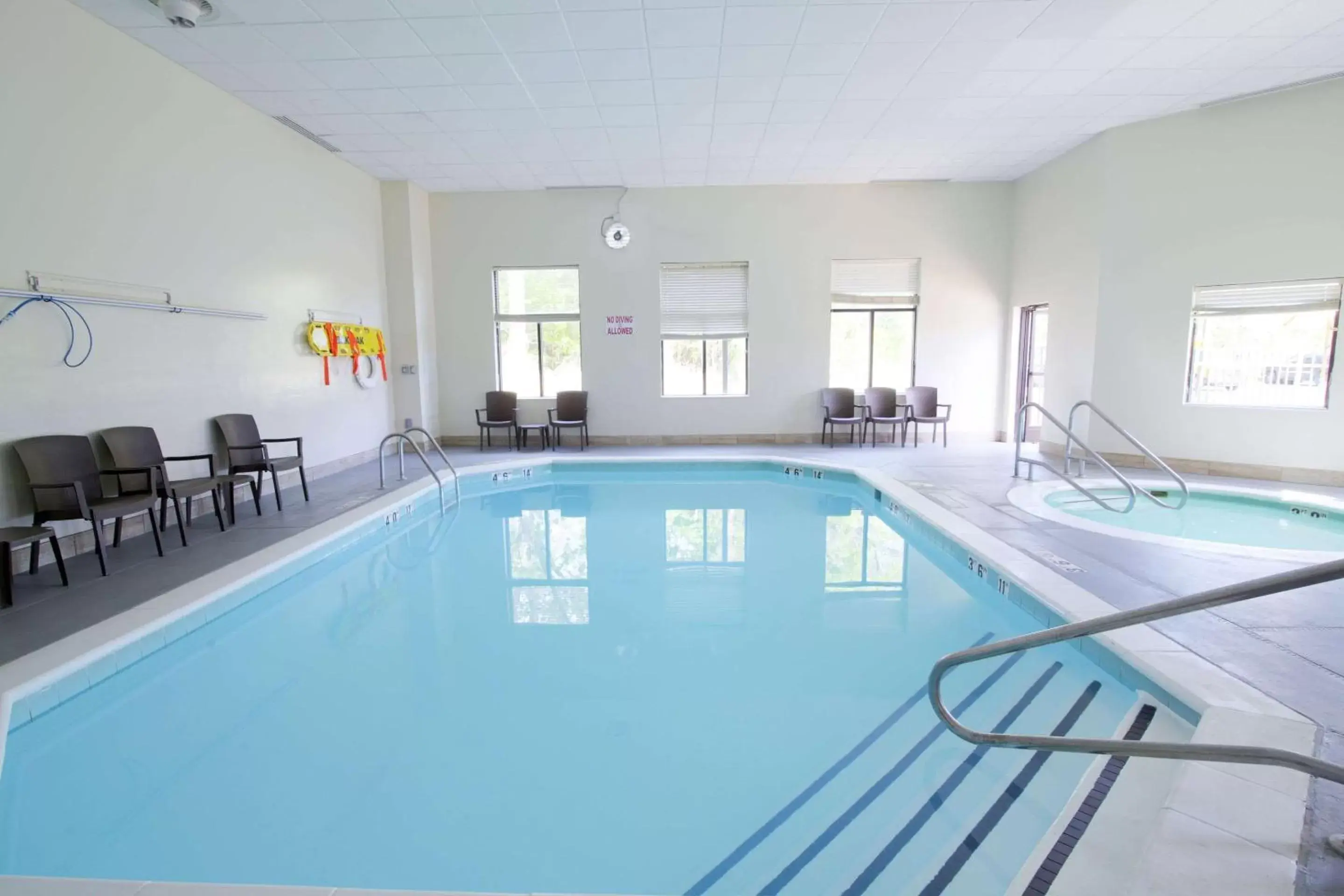 On site, Swimming Pool in Sleep Inn & Suites Chesapeake - Portsmouth
