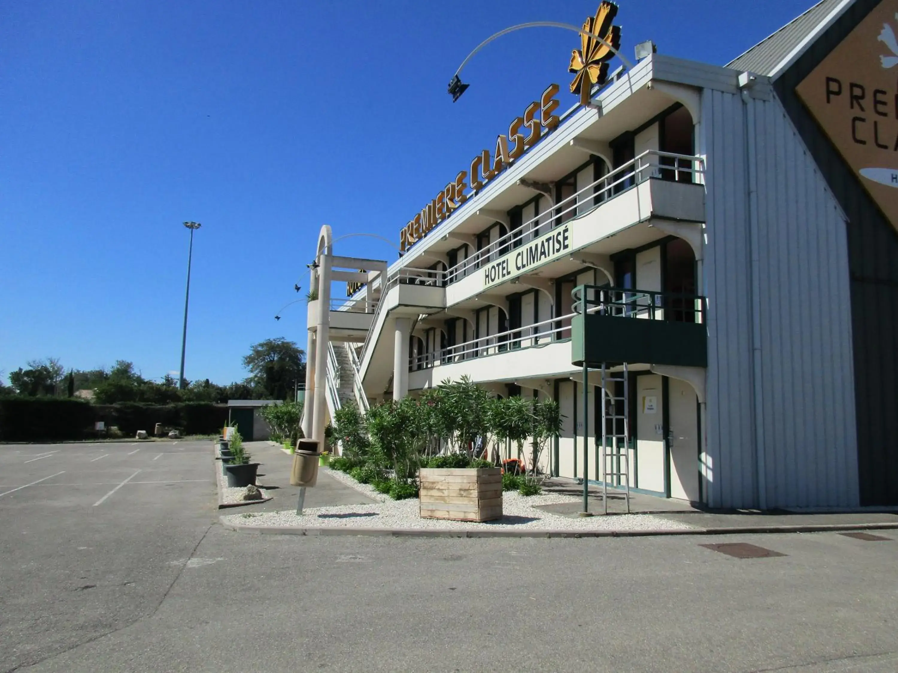 Facade/entrance, Property Building in Premiere Classe Avignon Le Pontet