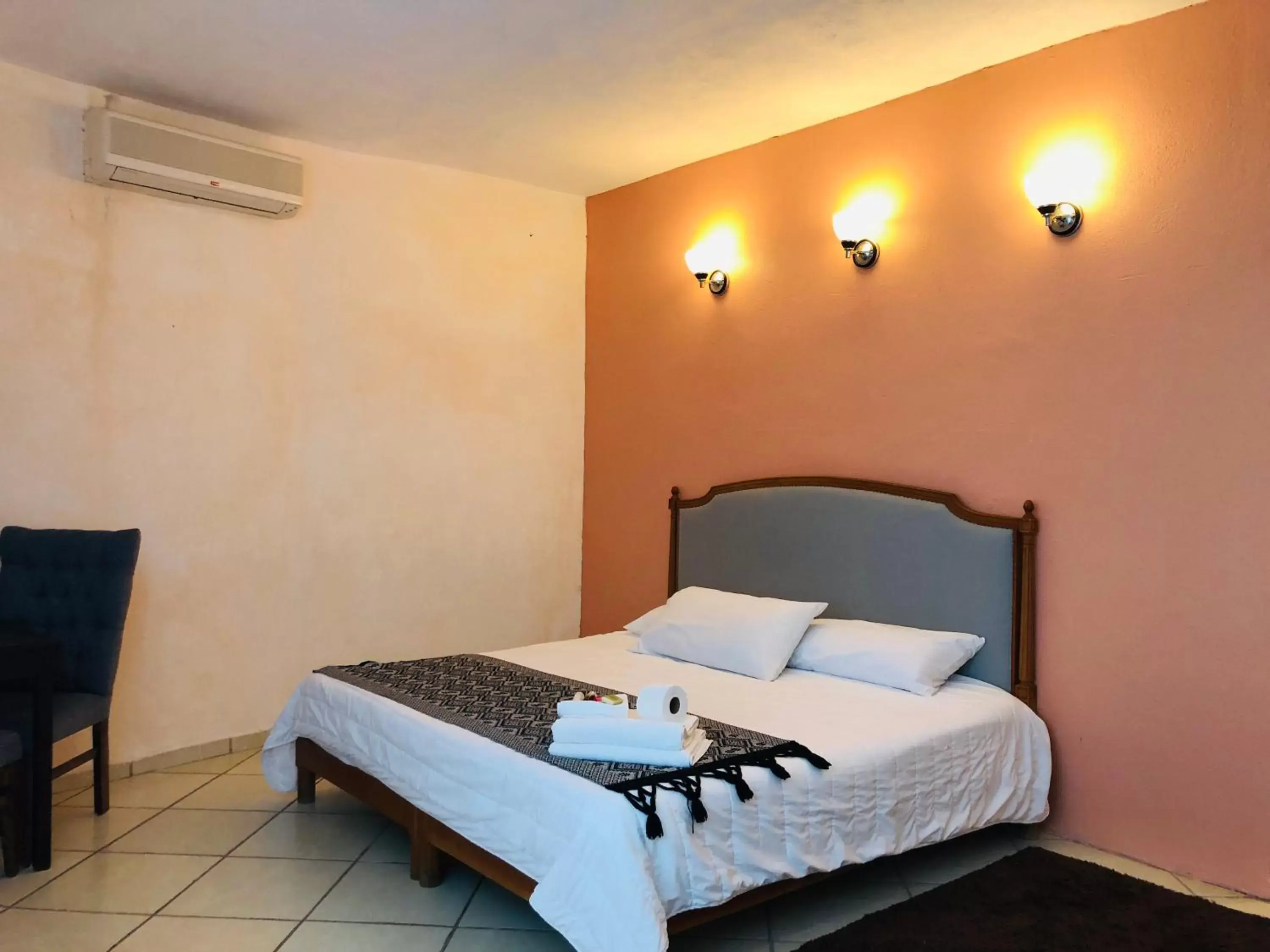 Bed in Hotel Camino Surreal Xilitla