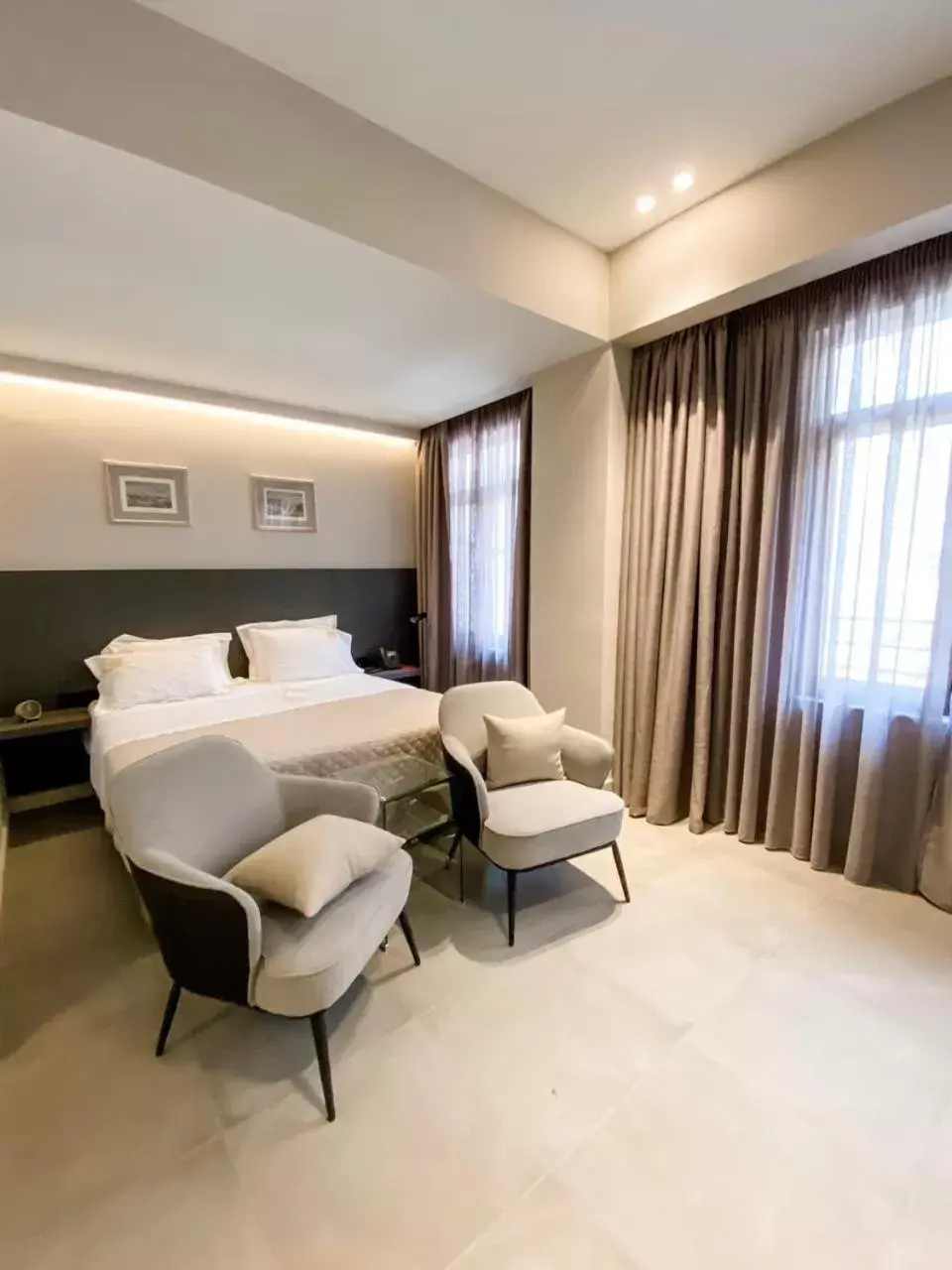 Executive Suite in Royalty Hotel Athens