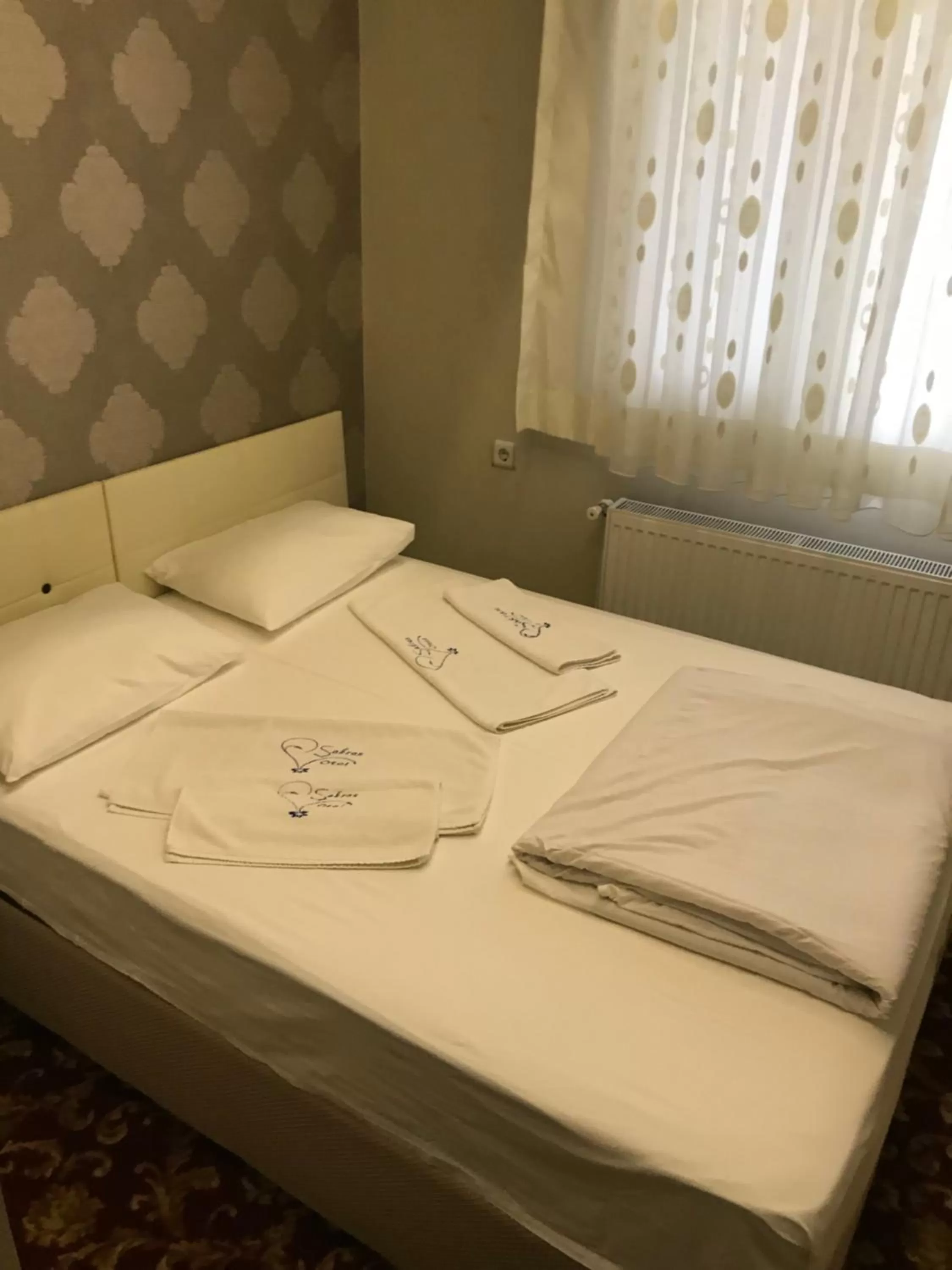 Photo of the whole room, Bed in Sakran Hotel