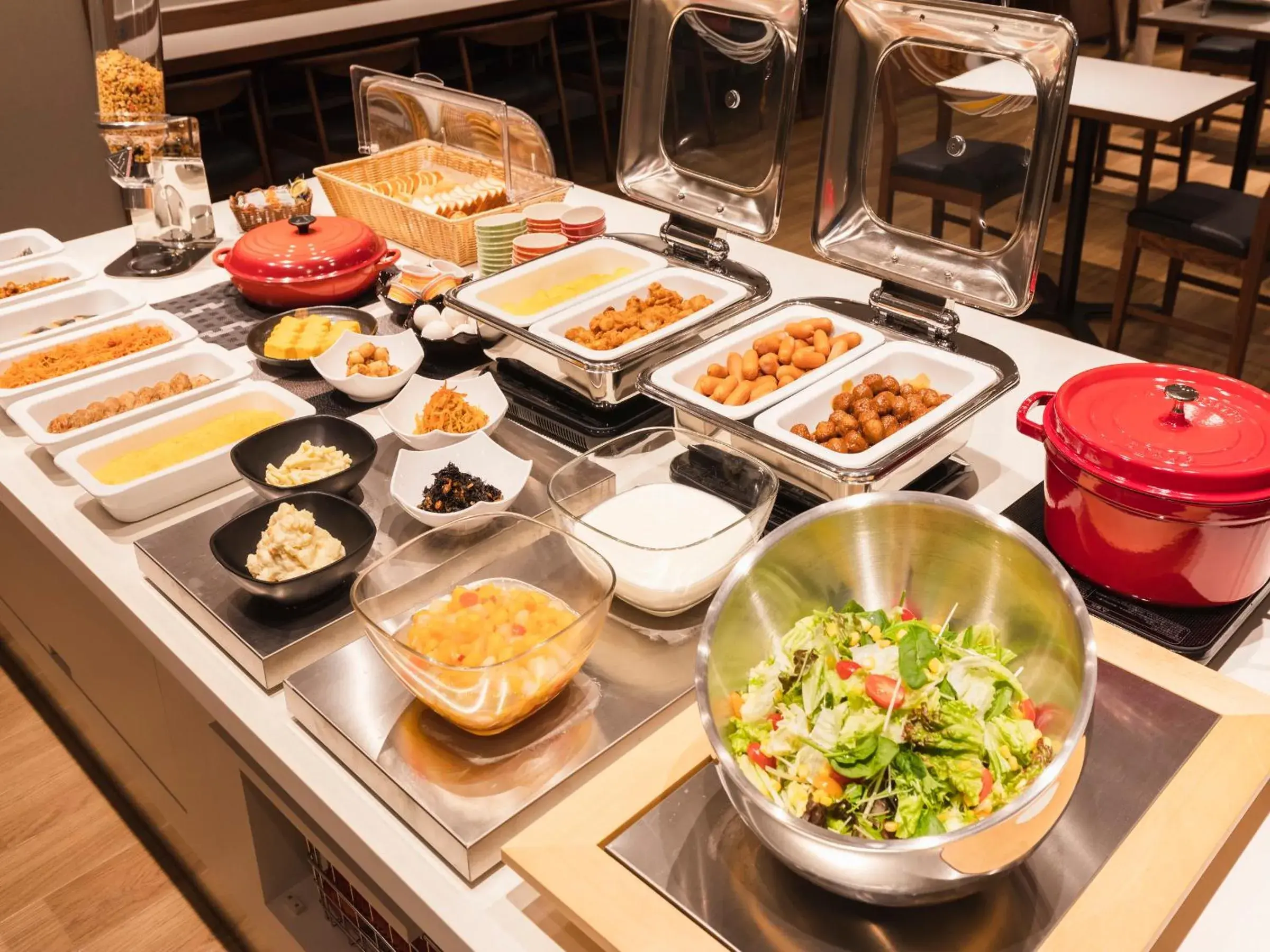 Buffet breakfast in Sotetsu Fresa Inn Daimon - Open from 26 January 2022