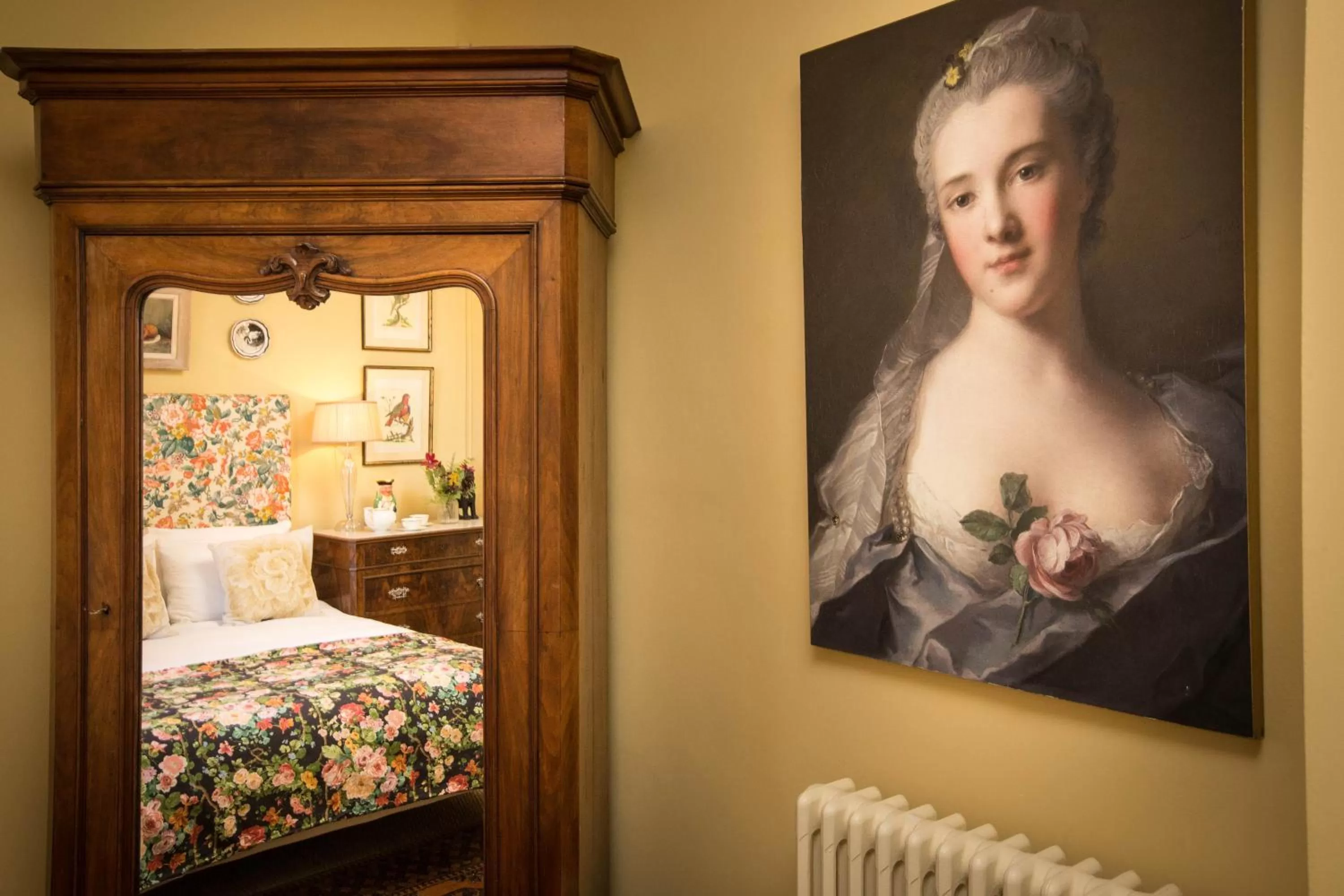 Decorative detail in Carcassonne Bed and Breakfast du Palais